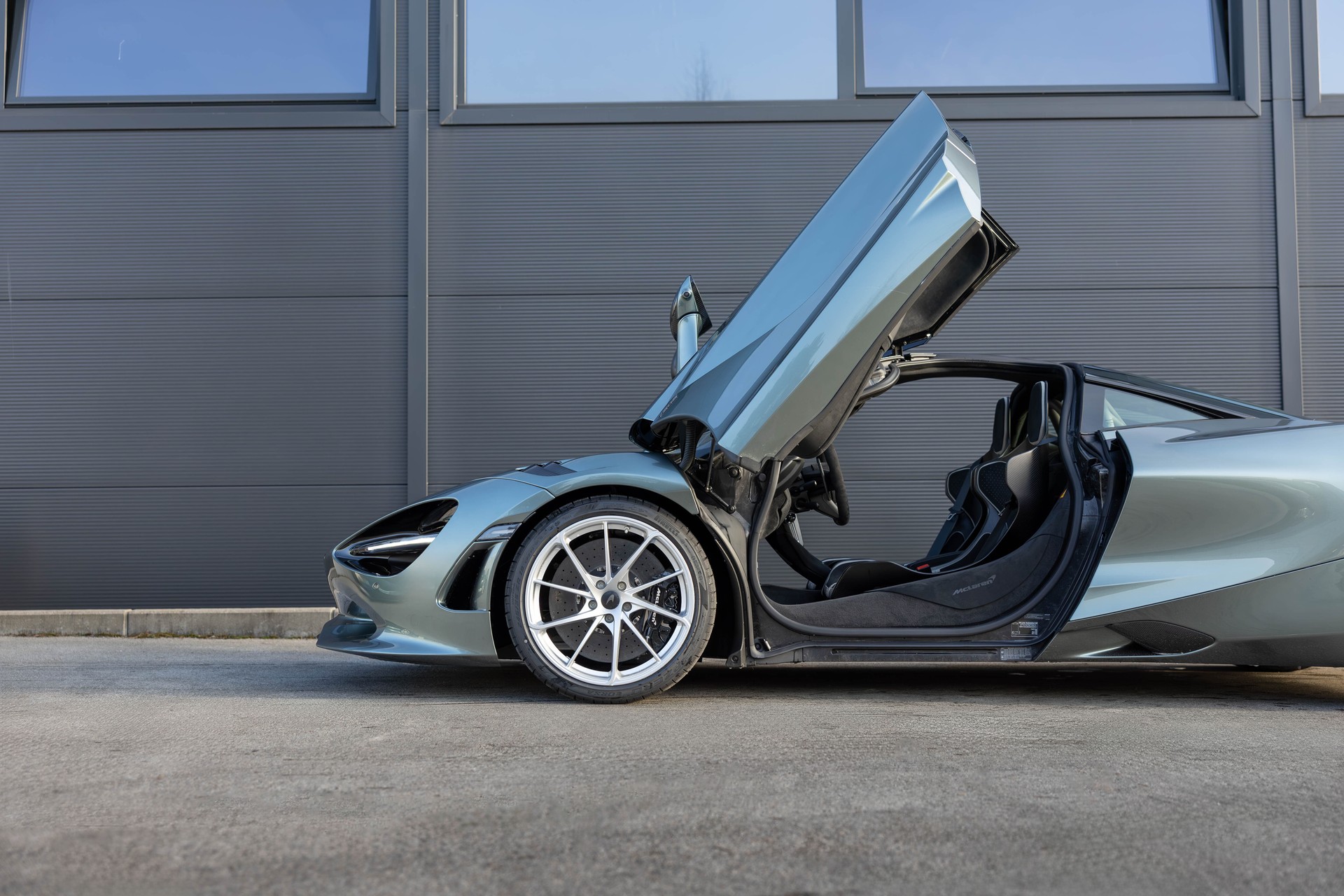 McLAREN 750S Performance-image-4