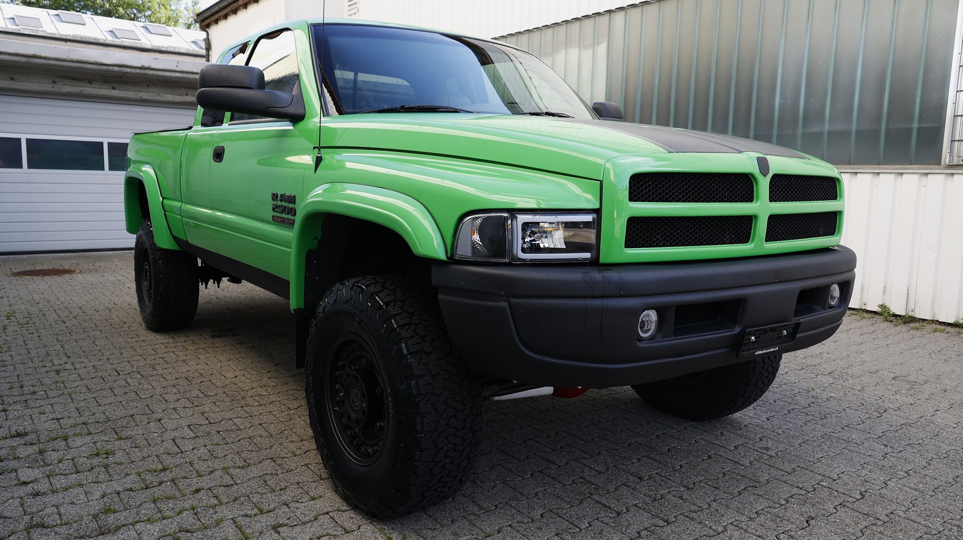 DODGE 2500-image-7