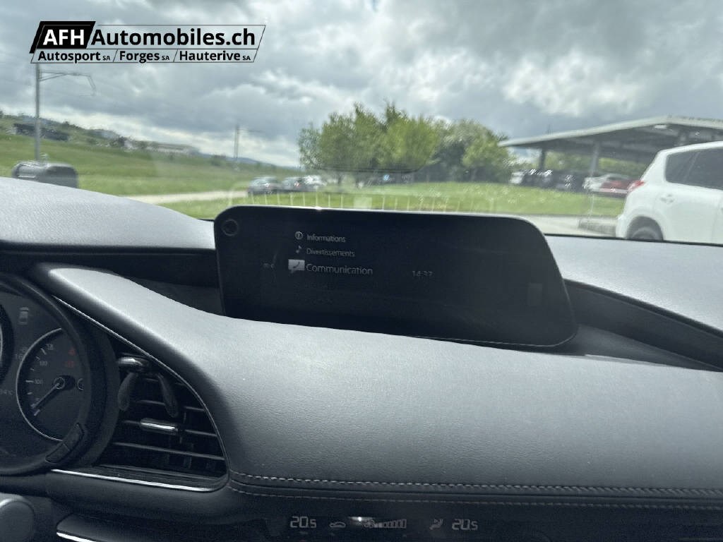 MAZDA 3 Hatchback 2.0 186 Revolution-image-11
