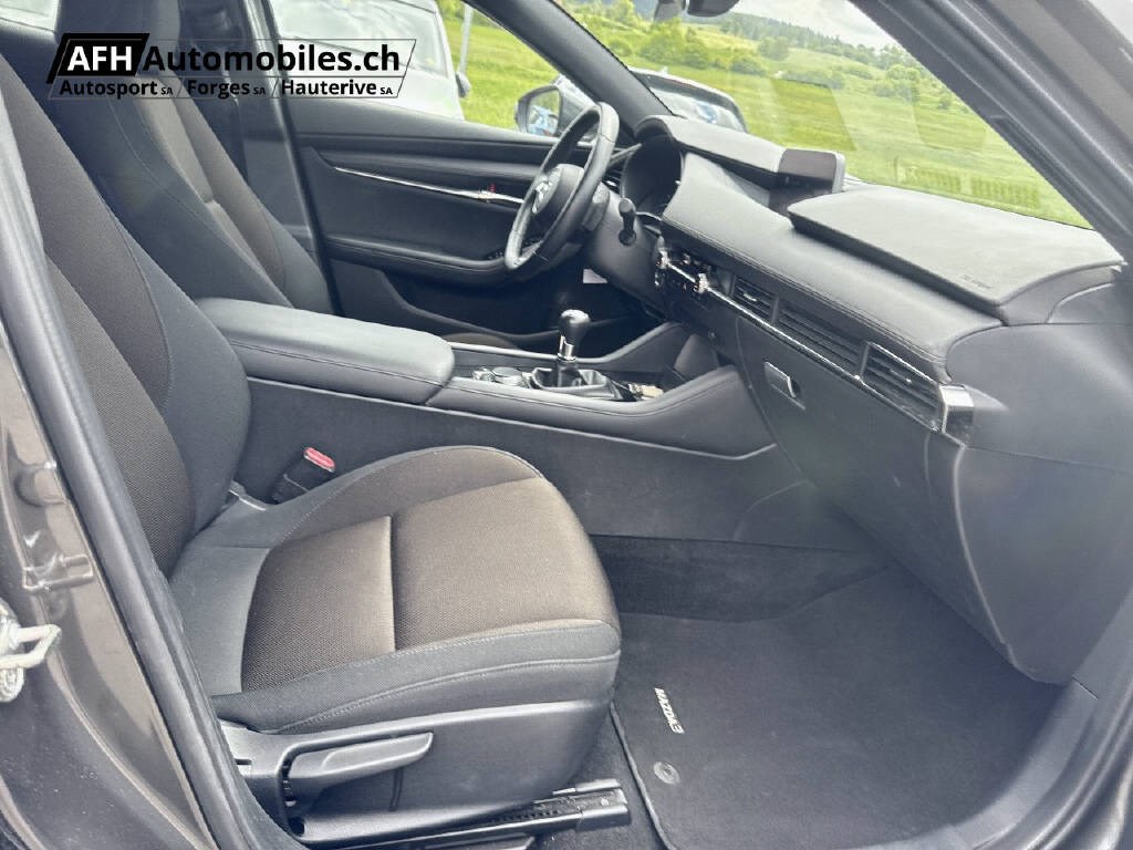 MAZDA 3 Hatchback 2.0 186 Revolution-image-12