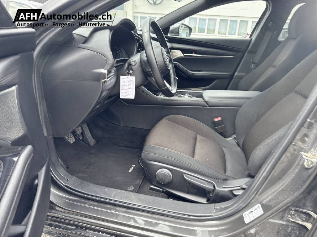 MAZDA 3 Hatchback 2.0 186 Revolution-image-13
