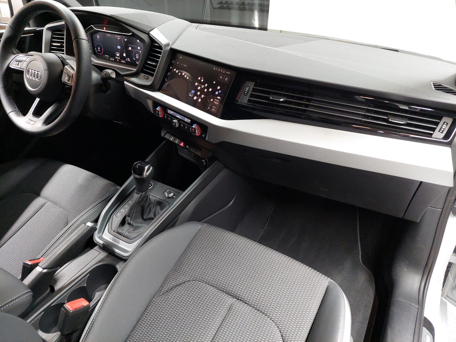 AUDI A1 Sportback 35 TFSI-image-9