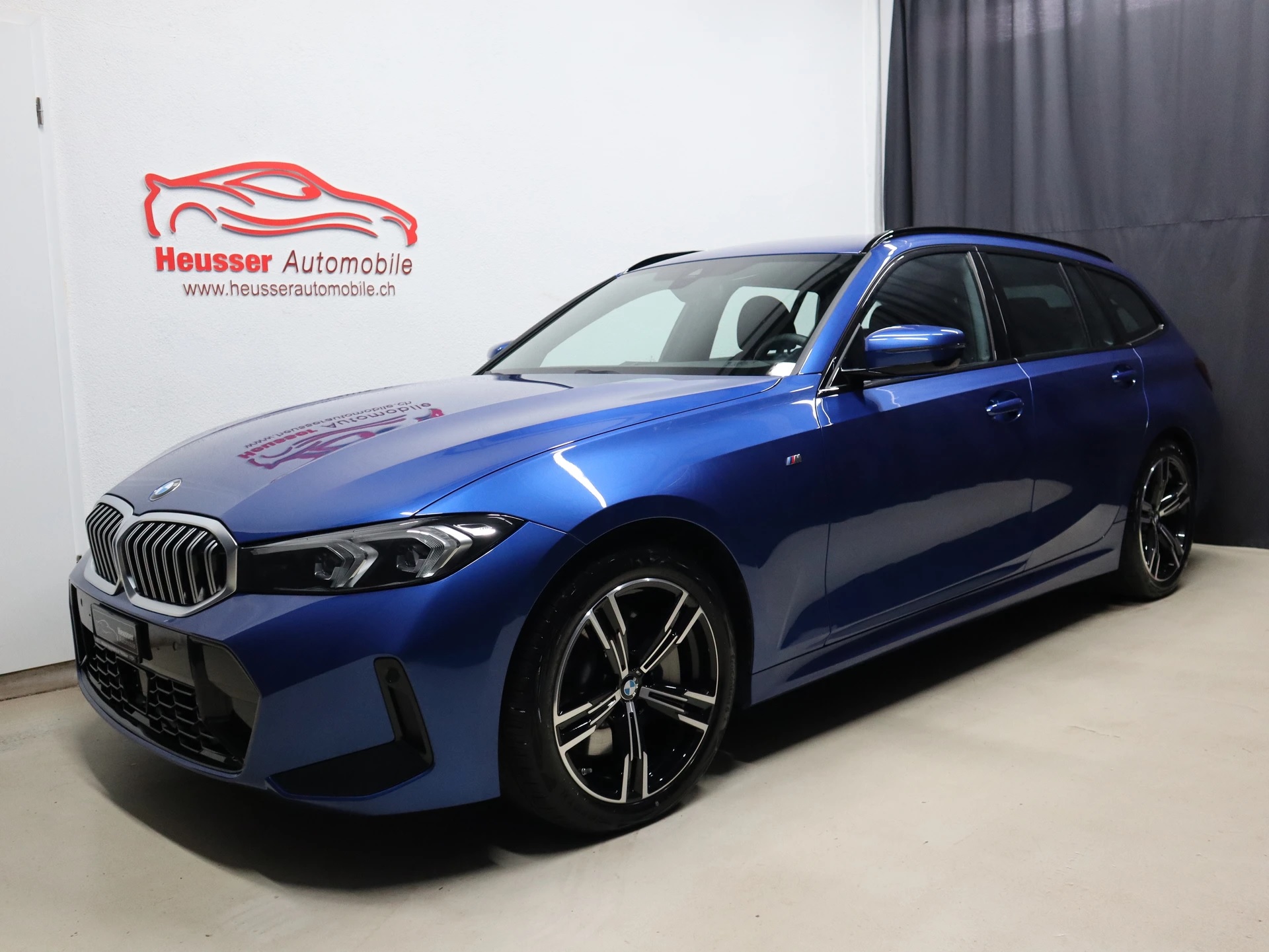 BMW 330i Touring xDrive Steptronic M Sport - Live Cockpit - Navi - Kamera - 245 PS-showroom-element-1