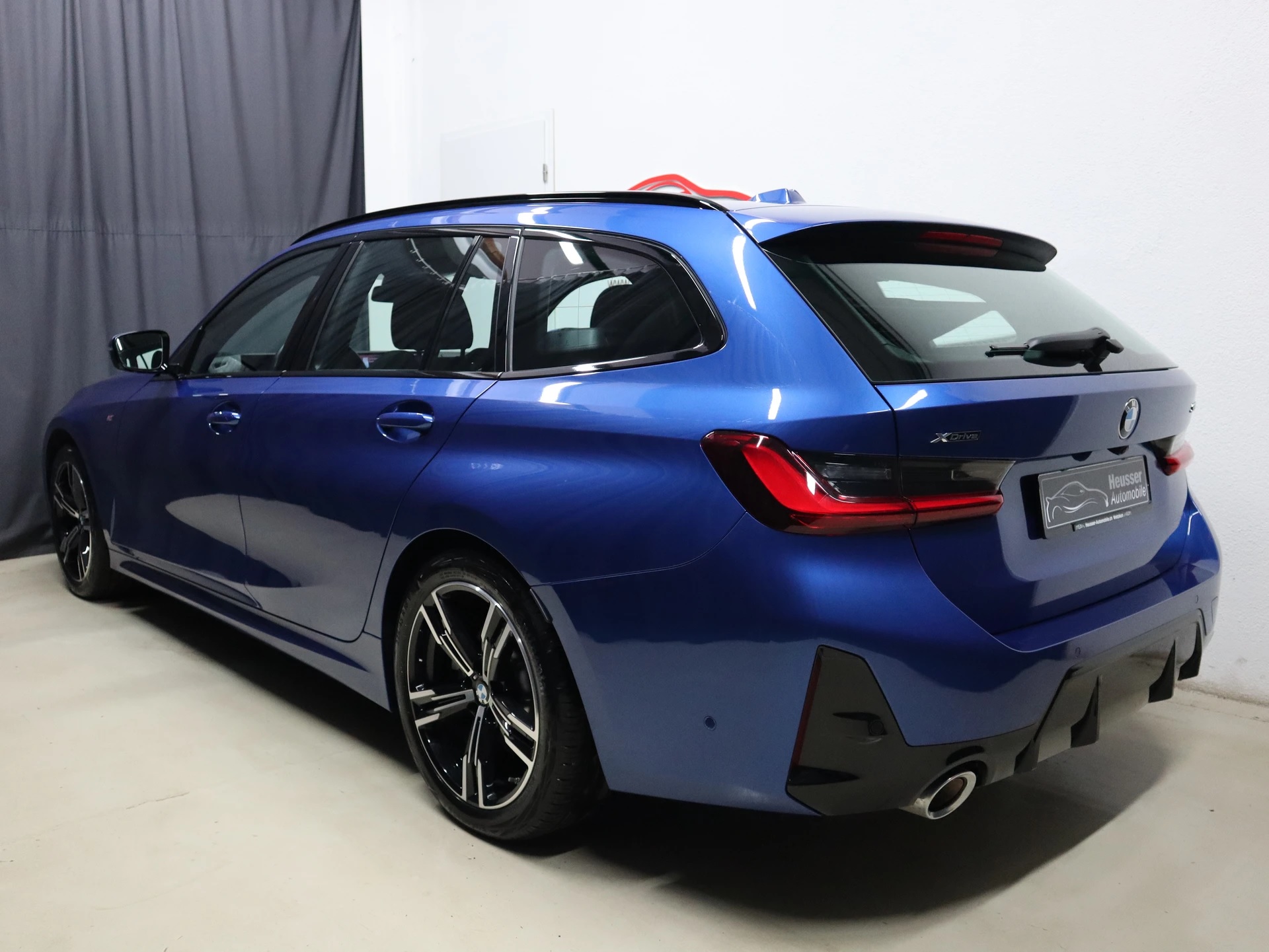 BMW 330i Touring xDrive Steptronic M Sport - Live Cockpit - Navi - Kamera - 245 PS-showroom-element-3