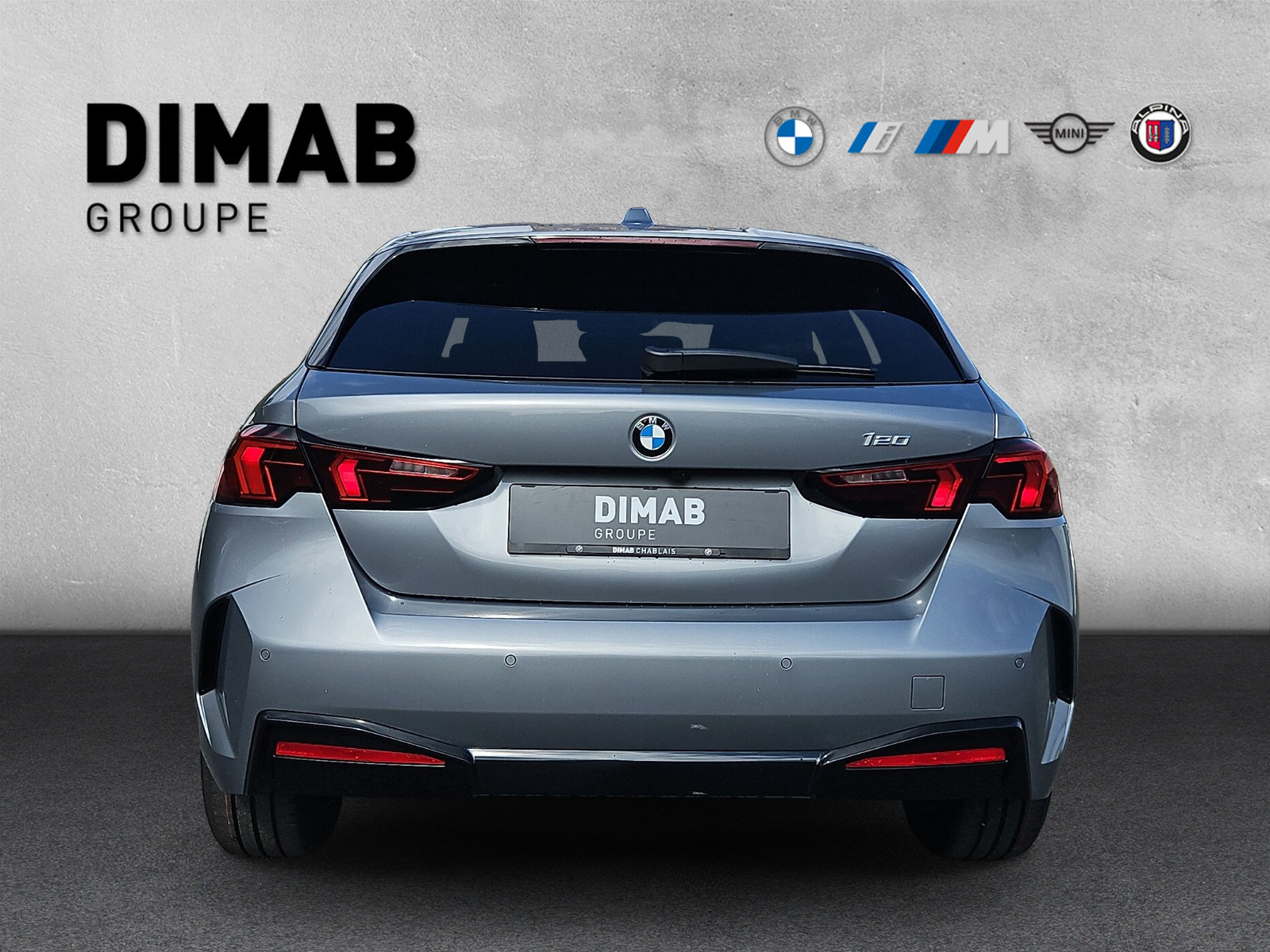 BMW 120 Steptronic-showroom-element-3