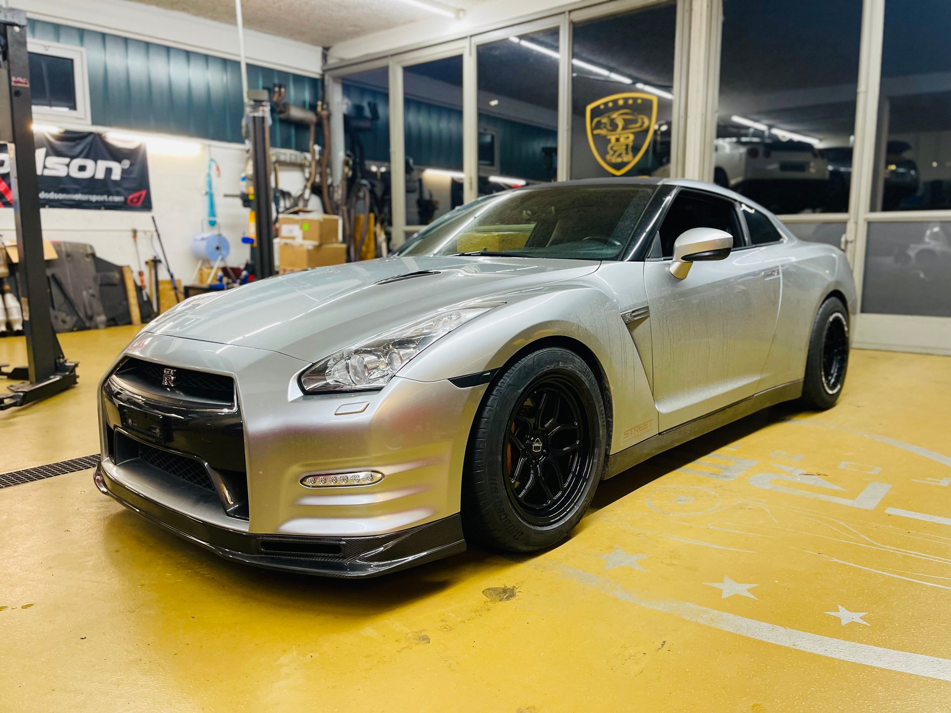 NISSAN GT-R 3.8 V6 Biturbo SP1000