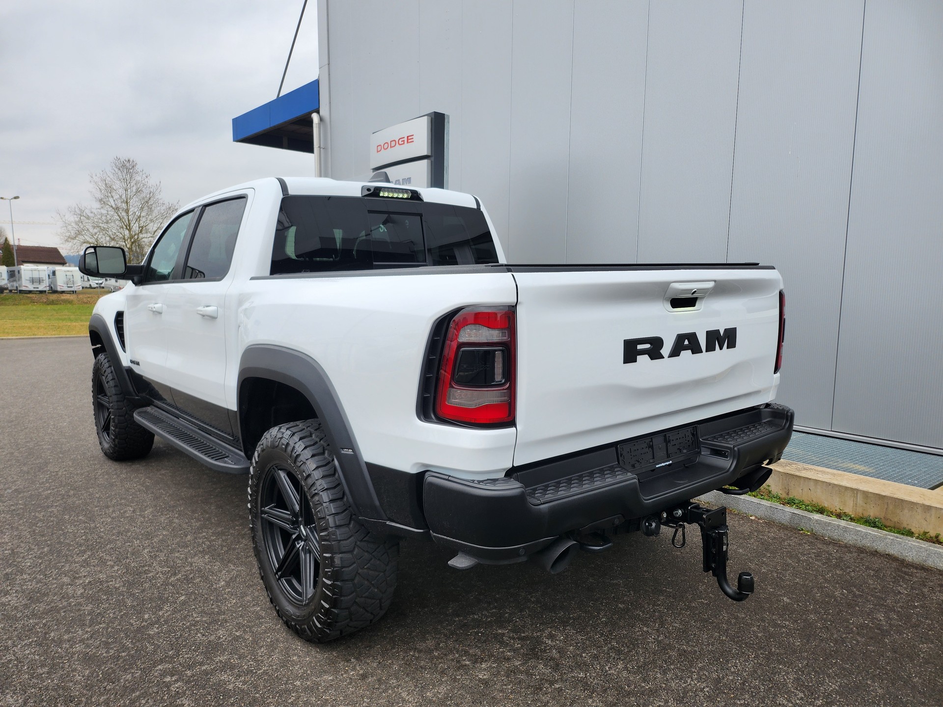DODGE RAM 1500 6.2 4x4 Crew Cab TRX-showroom-element-2