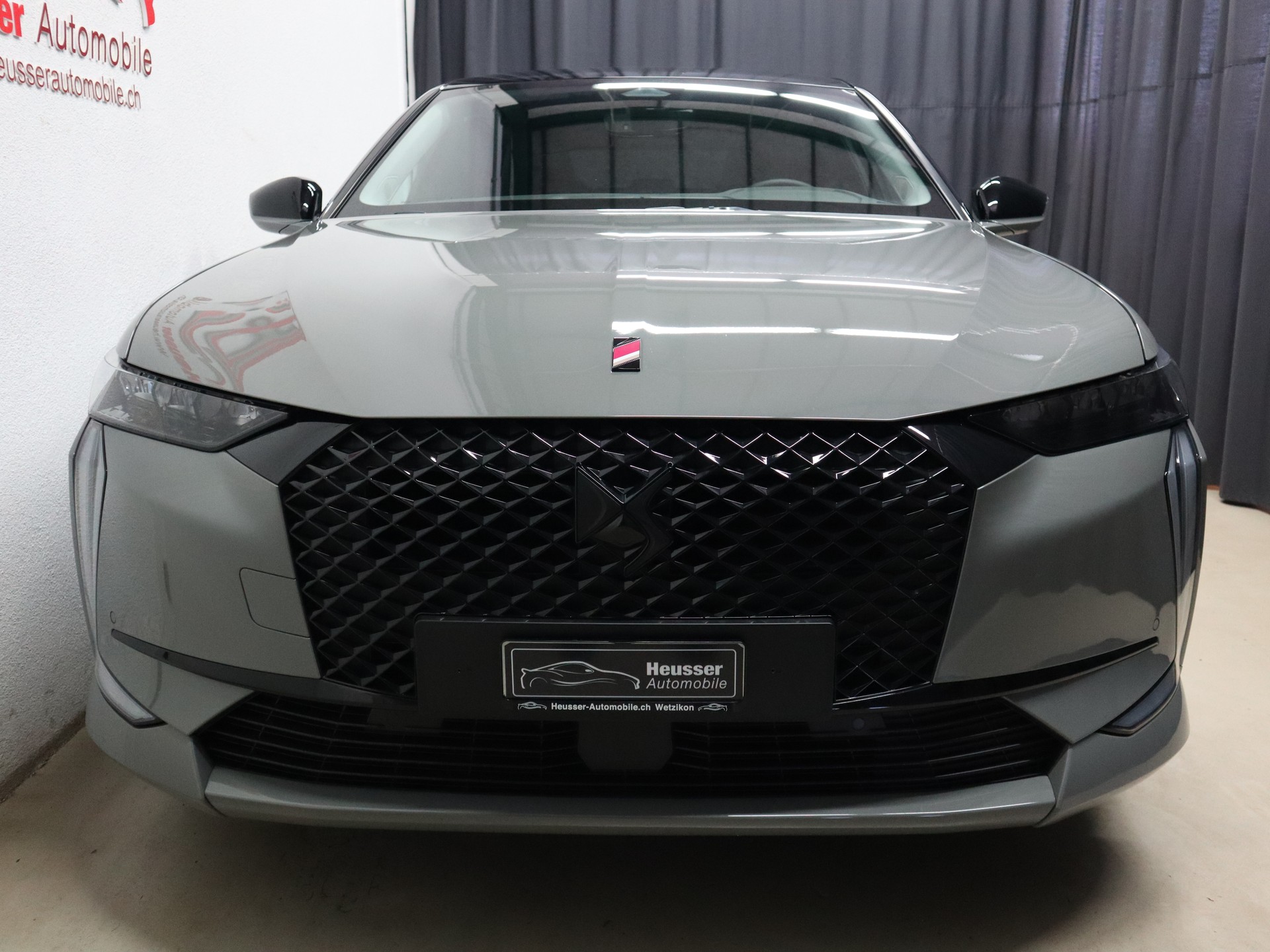 DS AUTOMOBILES DS 4 1.5 Blue HDi Performance Line EAT8 - Digital Cockpit - Navi - Leder/Alcantara - Distanzregler - Kamera - 130 PS-image-5