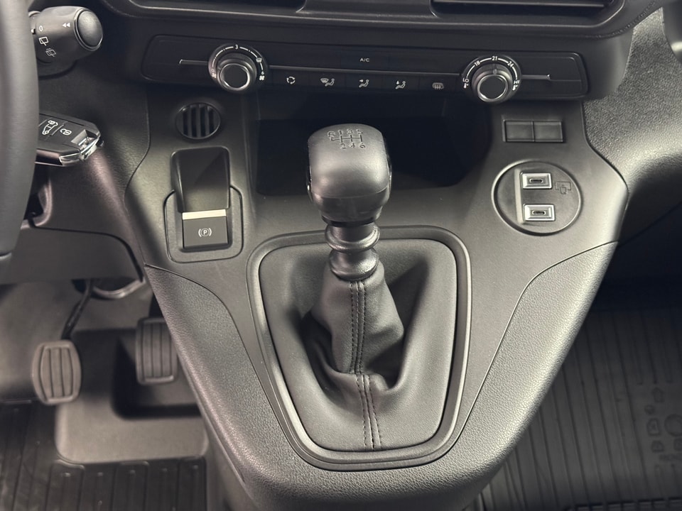 Proace City Van L2 1.2 T 110 Active