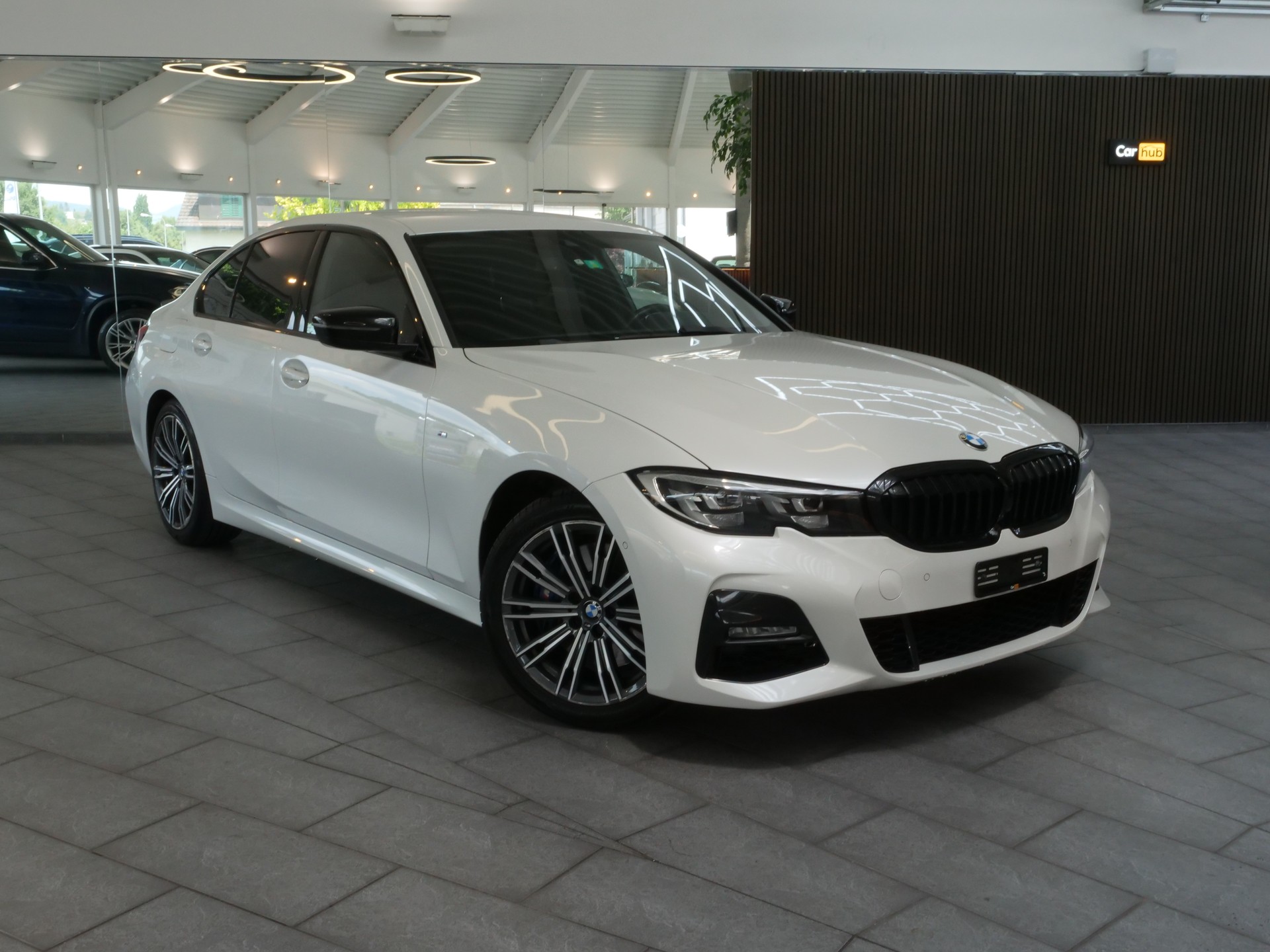 BMW 330i M Sport Steptronic-showroom-element-2