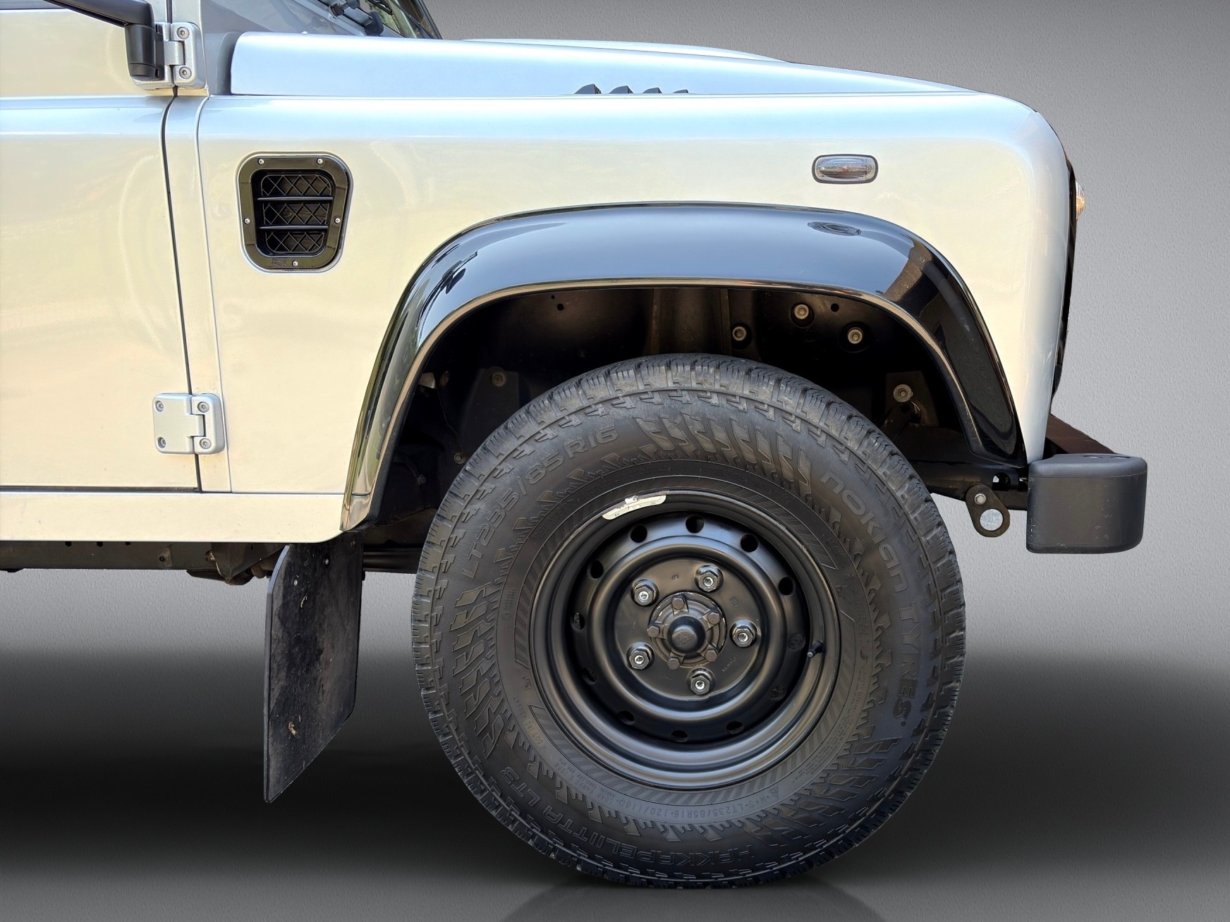 LAND ROVER Defender 90 2.2 TD4 SW SE-showroom-element-3