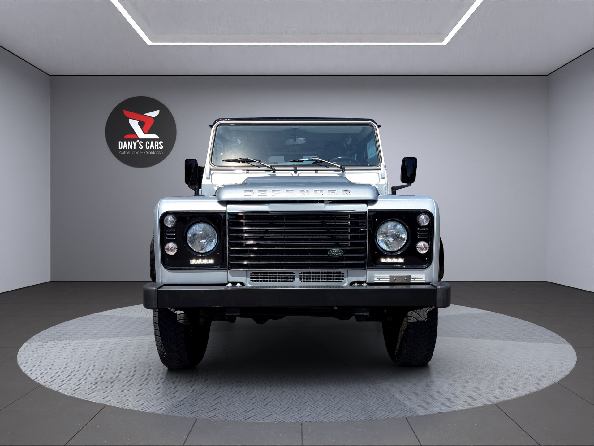 LAND ROVER Defender 90 2.2 TD4 SW SE-showroom-element-1
