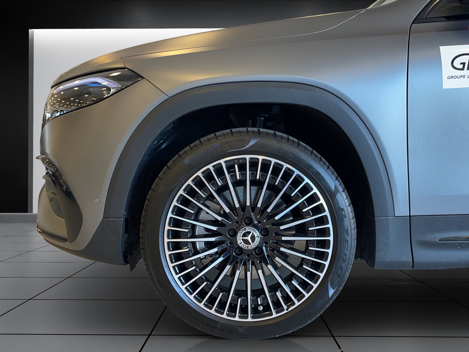 Image MERCEDES-BENZ EQB-300 EQB 300 66,5 kWh 4Matic Swiss Star