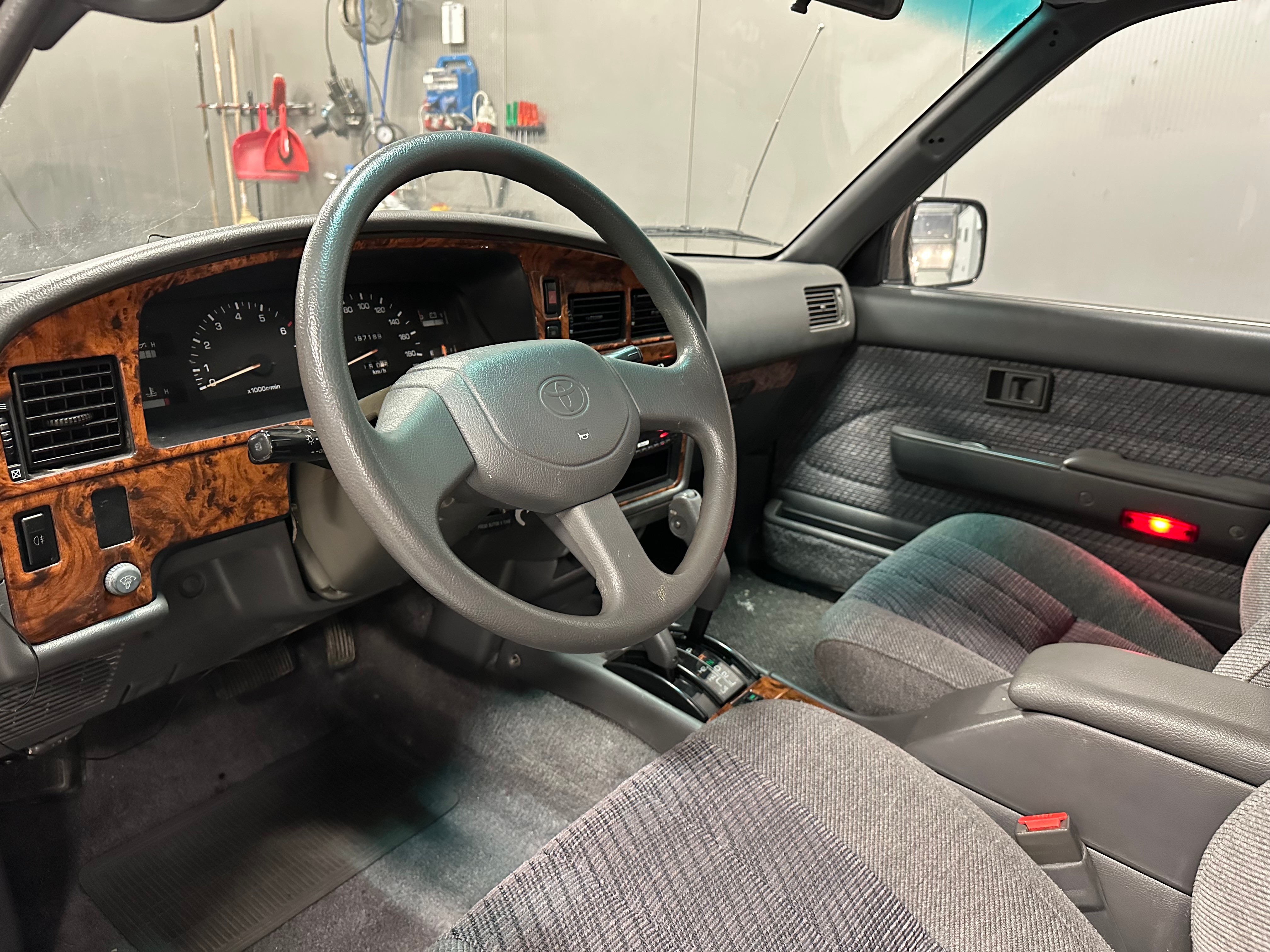 自動車 TAK TOYOTA V6 Kaufen