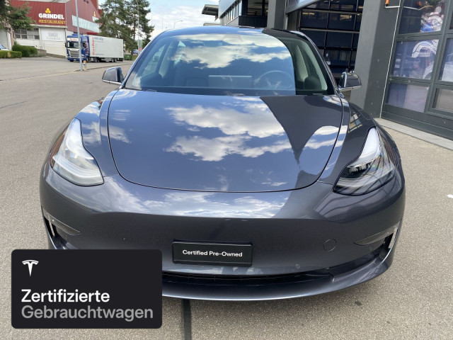 TESLA Model 3 Long Range AWD-showroom-element-1