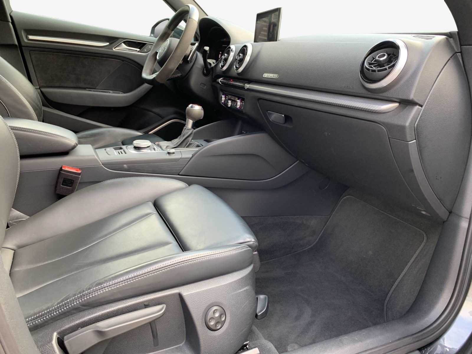 AUDI RS3 Sportback 2.5 TSI quattro-image-14