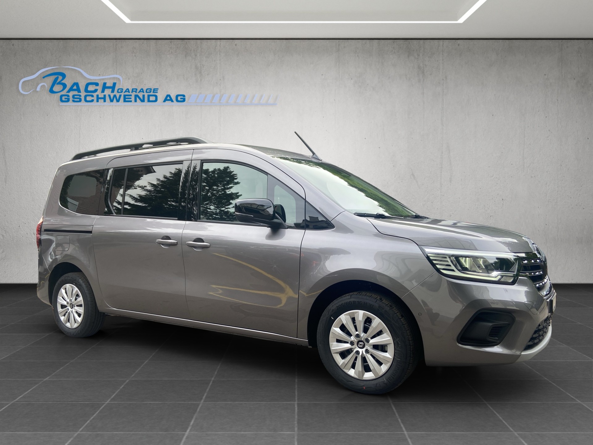 RENAULT Grand Kangoo 1.3 TCe 130 PF Techno EDC-showroom-element-1