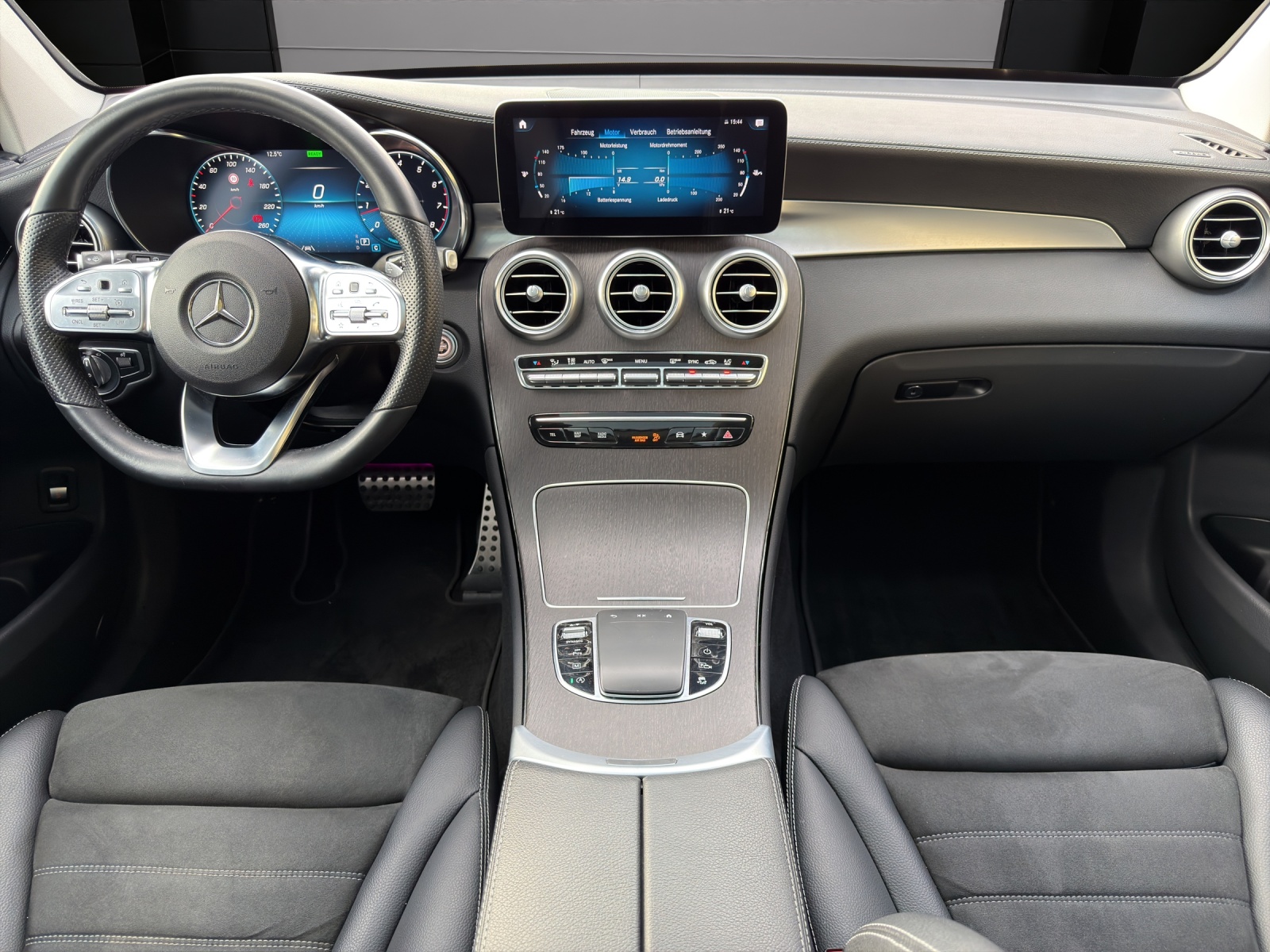 Image MERCEDES-BENZ GLC-200 GLC 200 AMG Line Plus 4Matic 9G-Tronic