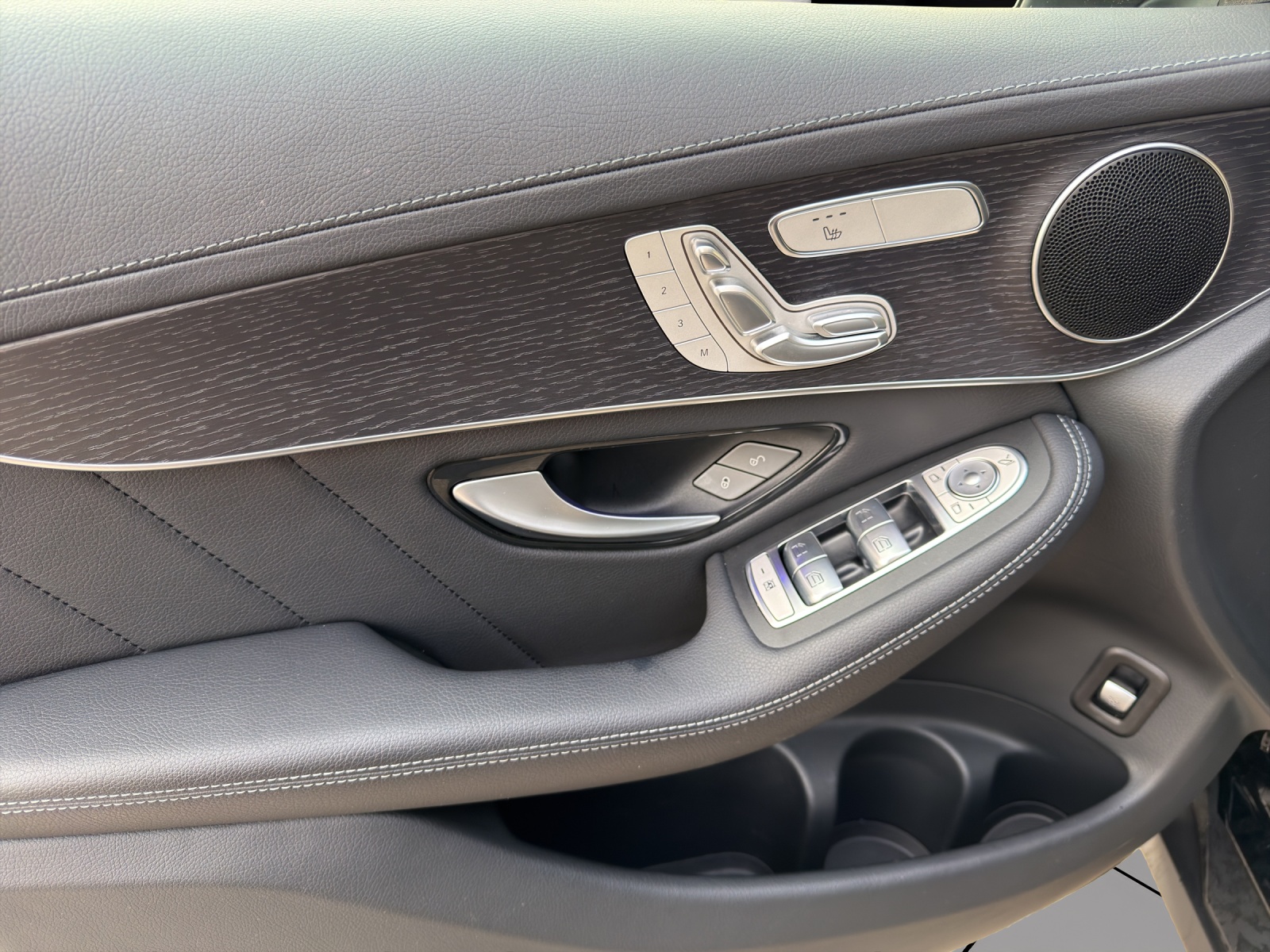 Image MERCEDES-BENZ GLC-200 GLC 200 AMG Line Plus 4Matic 9G-Tronic