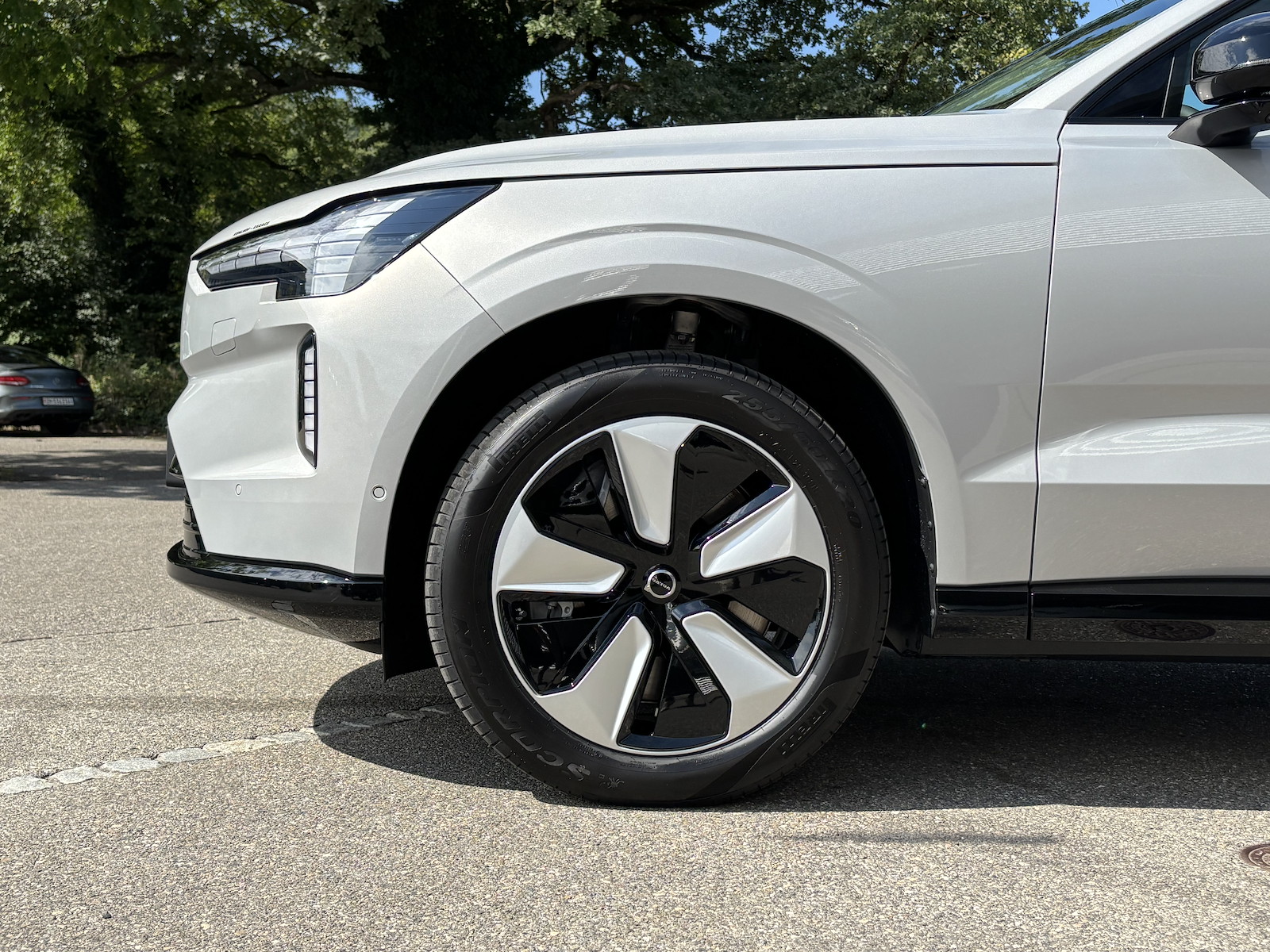 VOLVO EX90 Twin Plus AWD-showroom-element-1