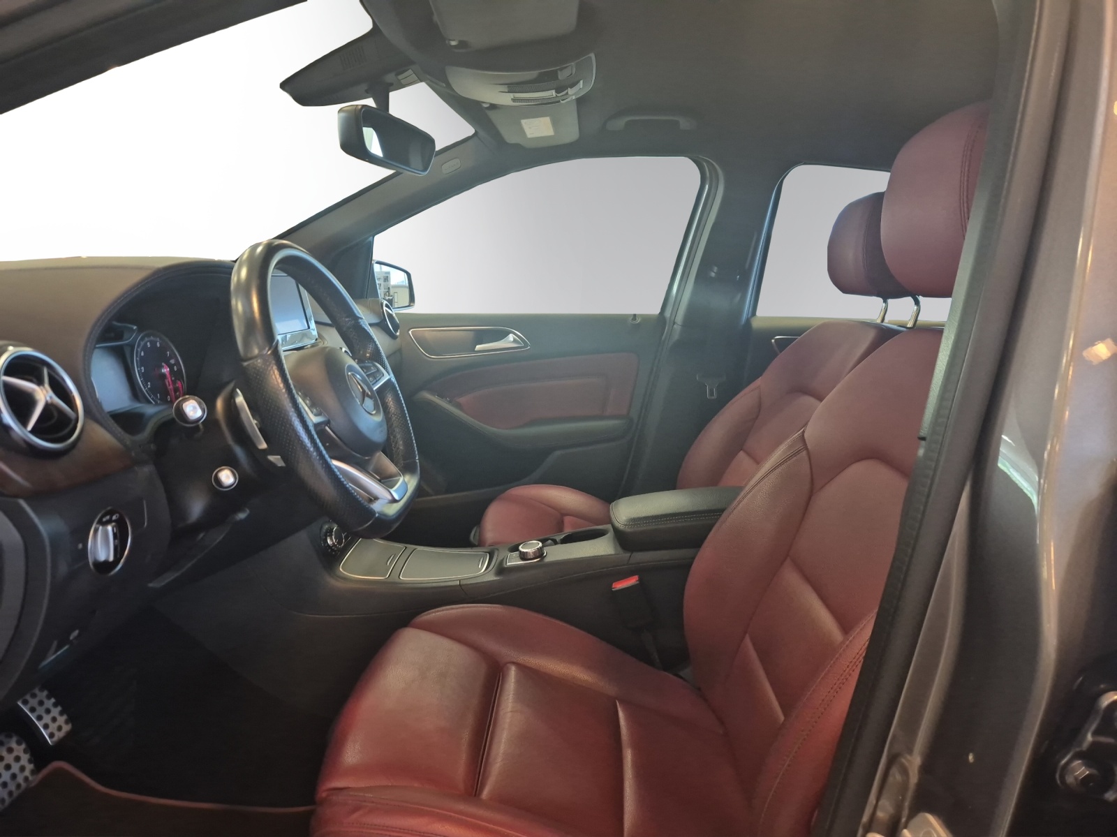 Image MERCEDES-BENZ B-220 B 220 AMG Line 4Matic