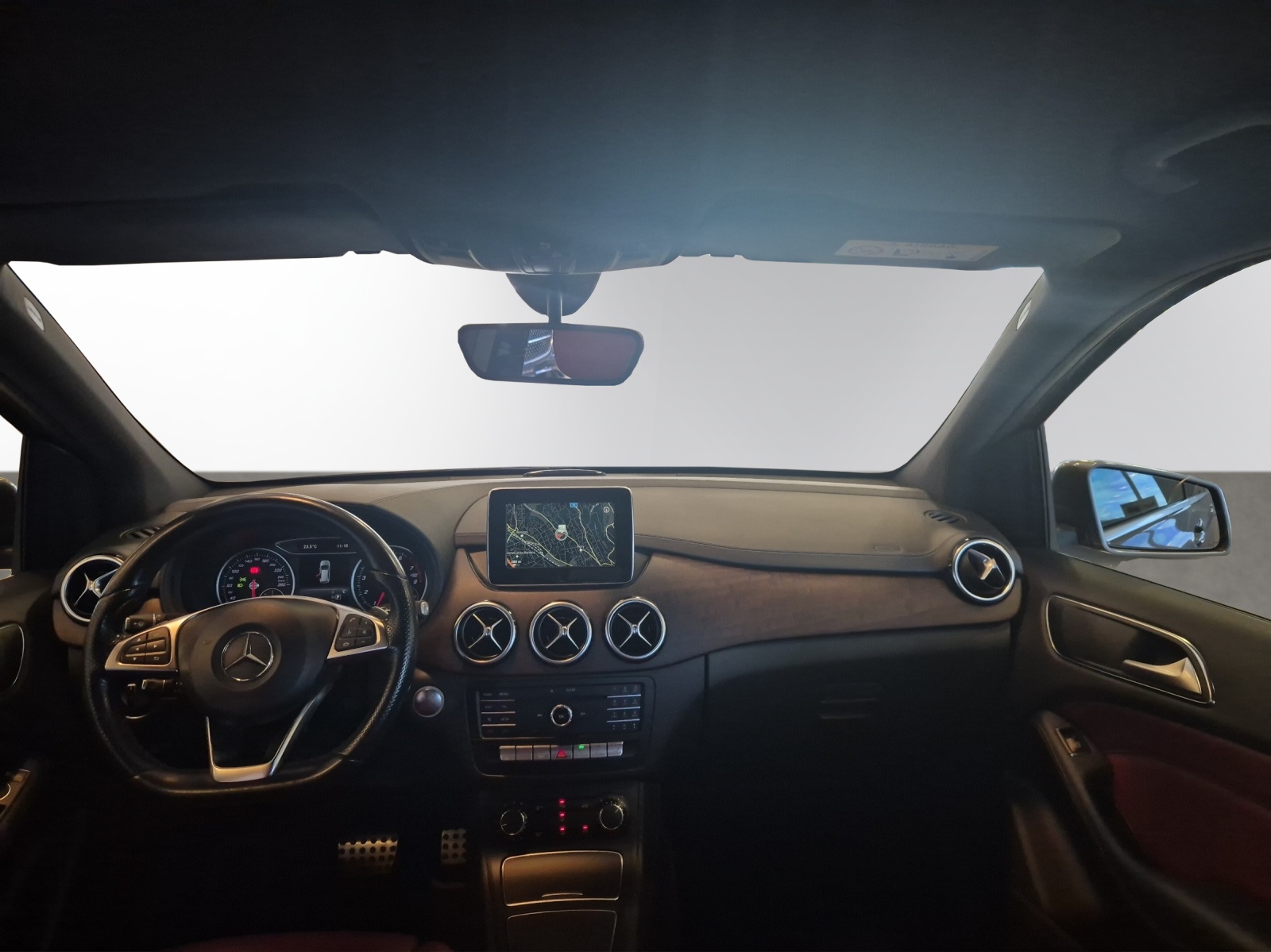 Image MERCEDES-BENZ B-220 B 220 AMG Line 4Matic