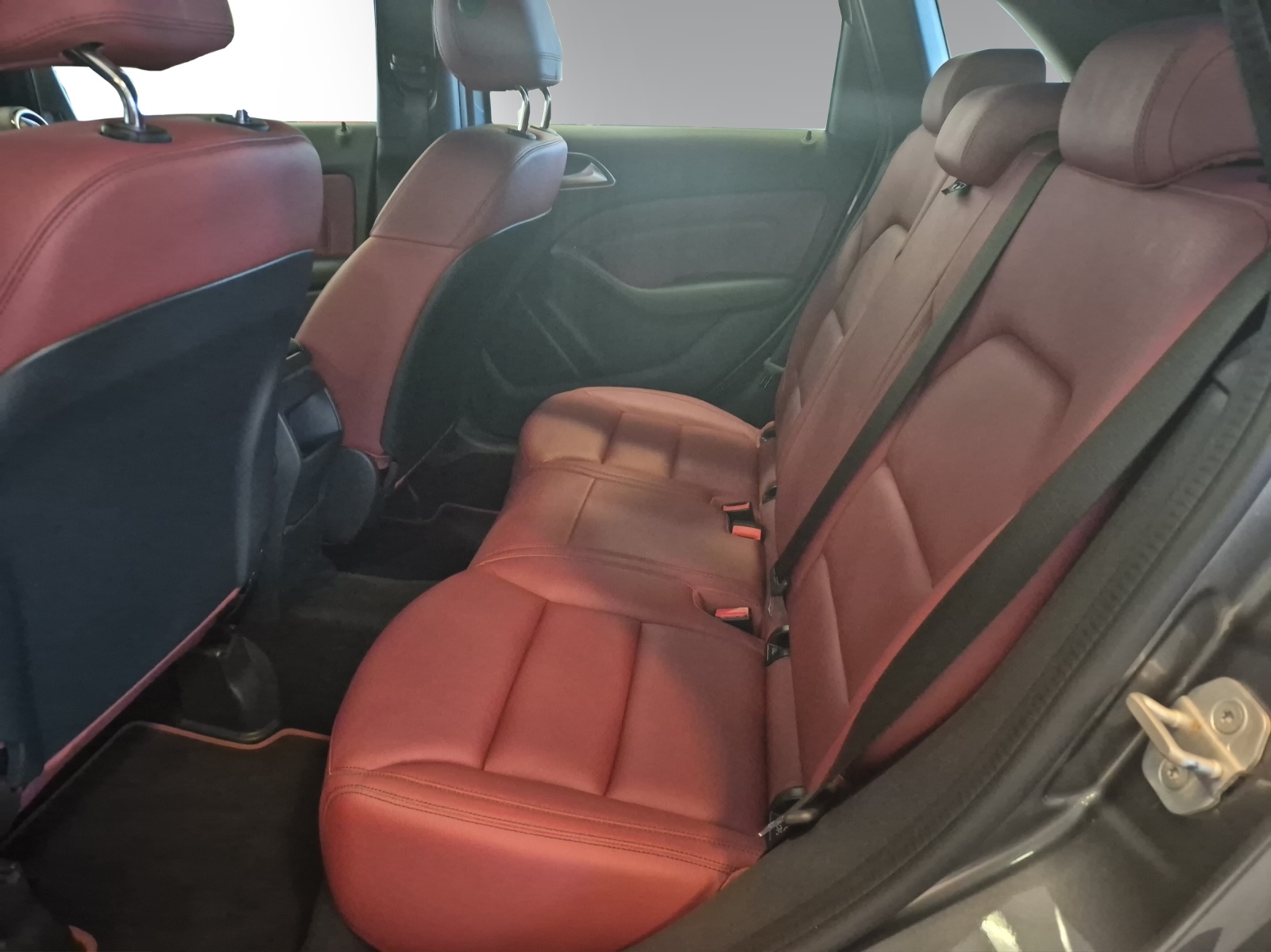 Image MERCEDES-BENZ B-220 B 220 AMG Line 4Matic