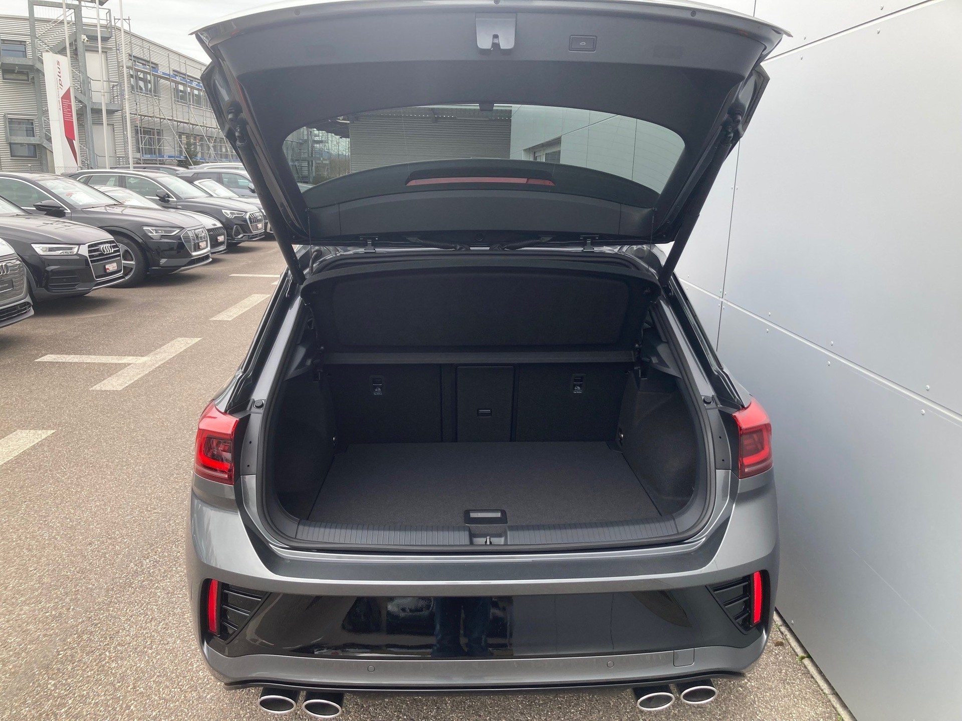 VW T-Roc 2.0 TSI R DSG 4Motion-image-12