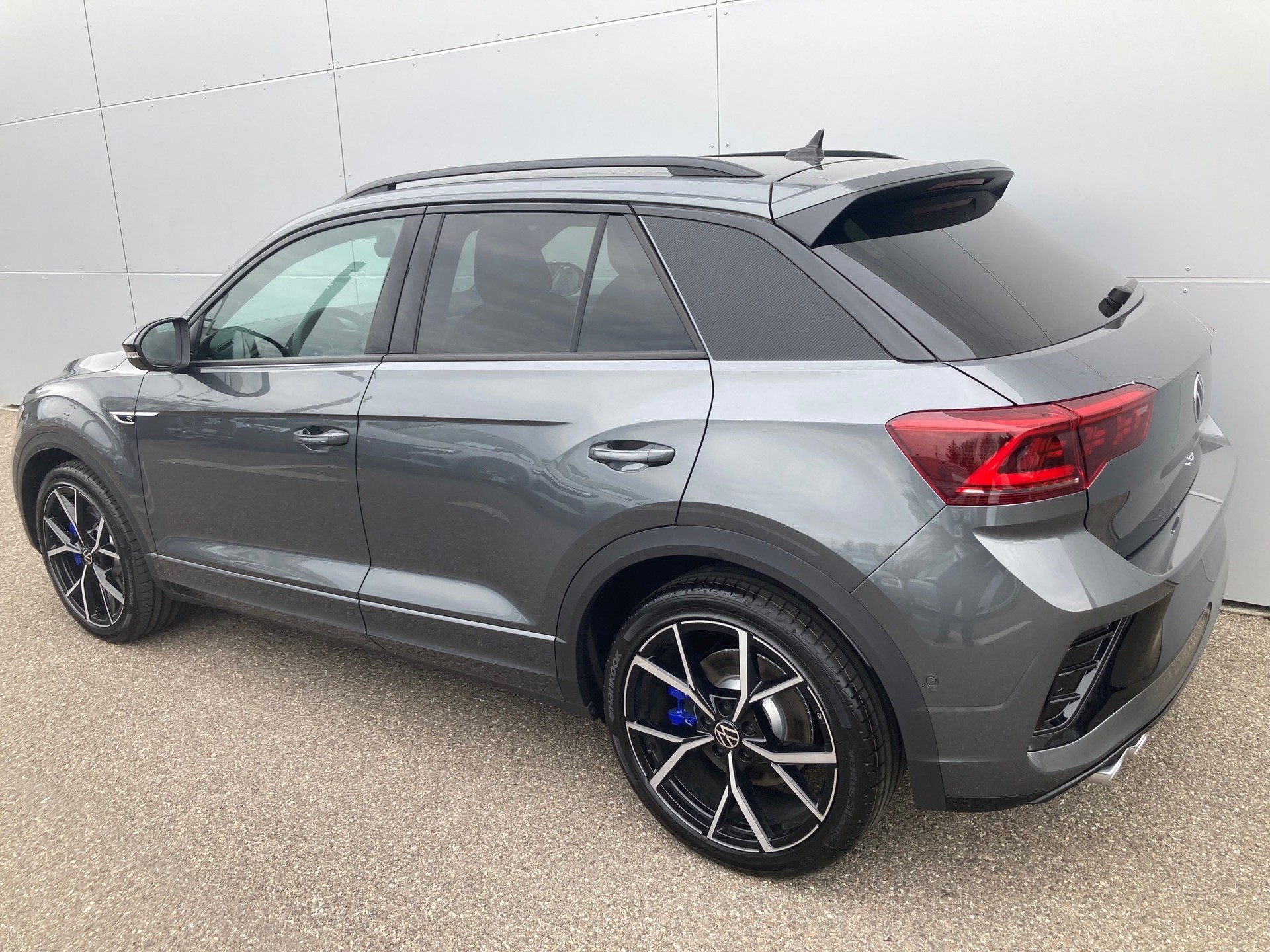 VW T-Roc 2.0 TSI R DSG 4Motion-image-5