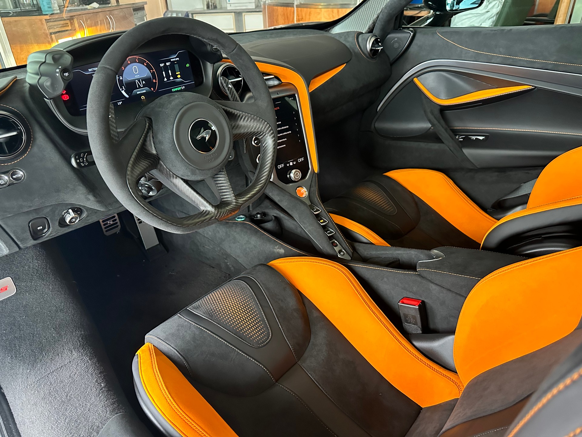 McLAREN 750S Performance-image-11