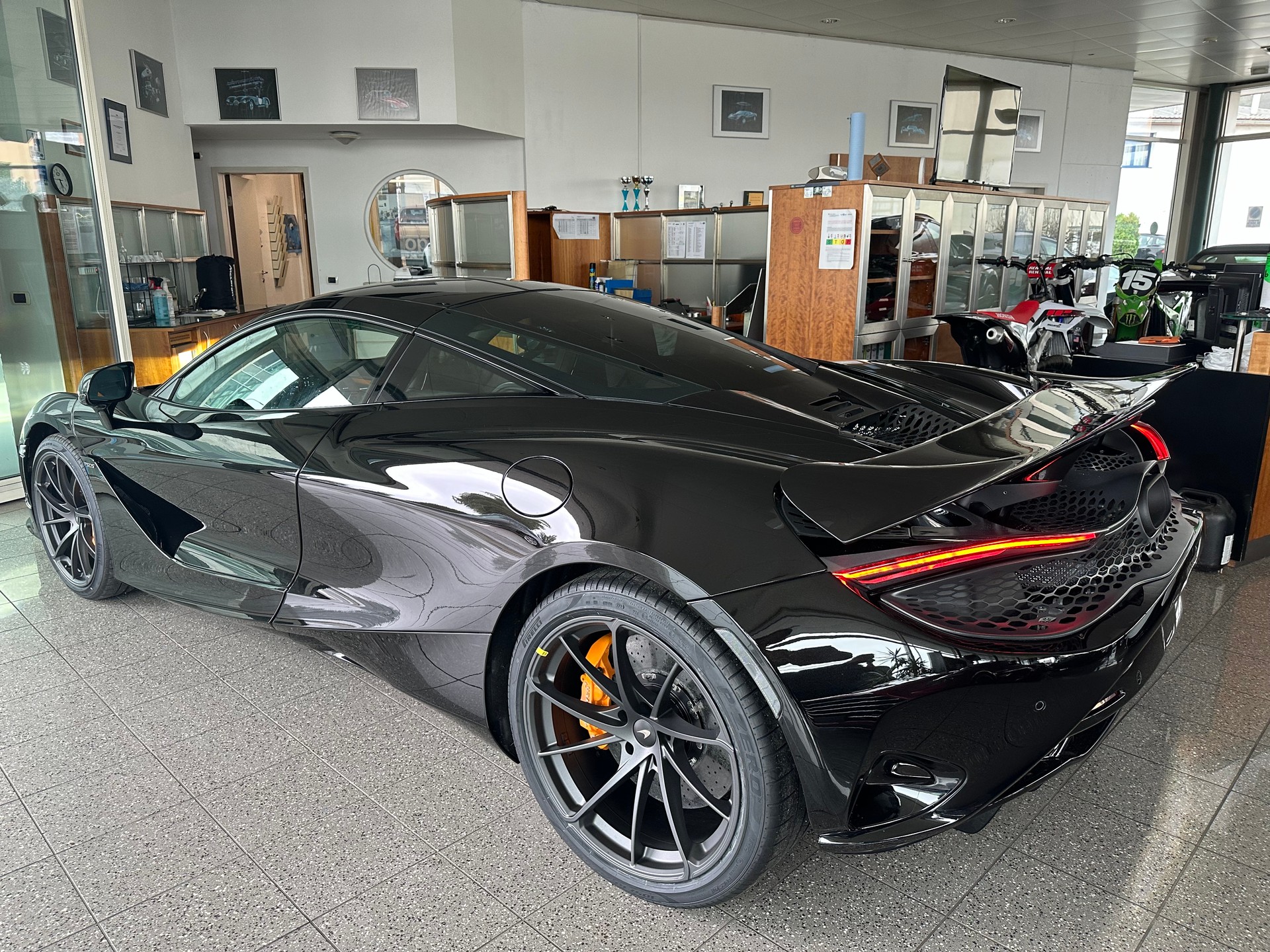 McLAREN 750S Performance-image-3