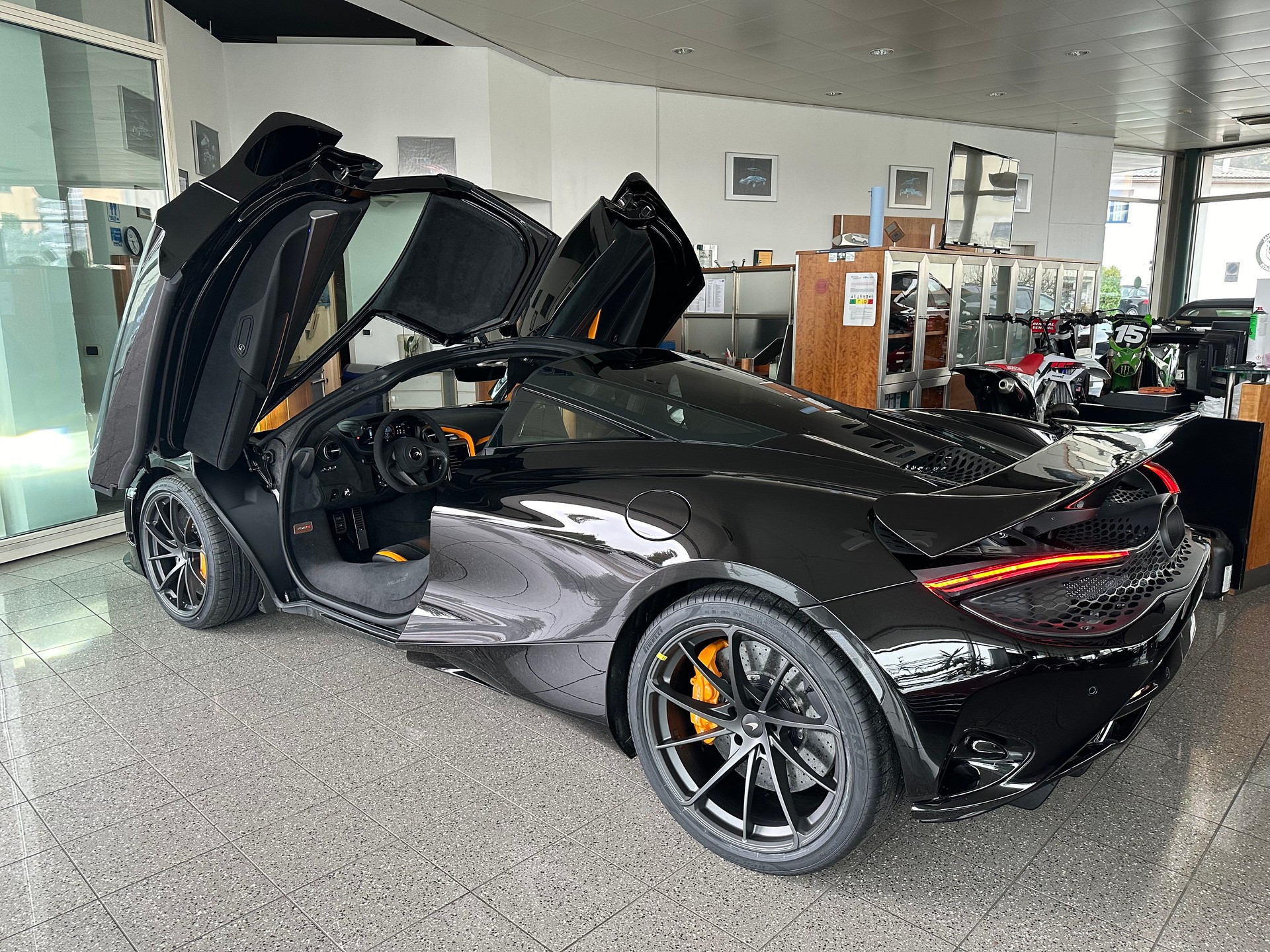 McLAREN 750S Performance-image-4