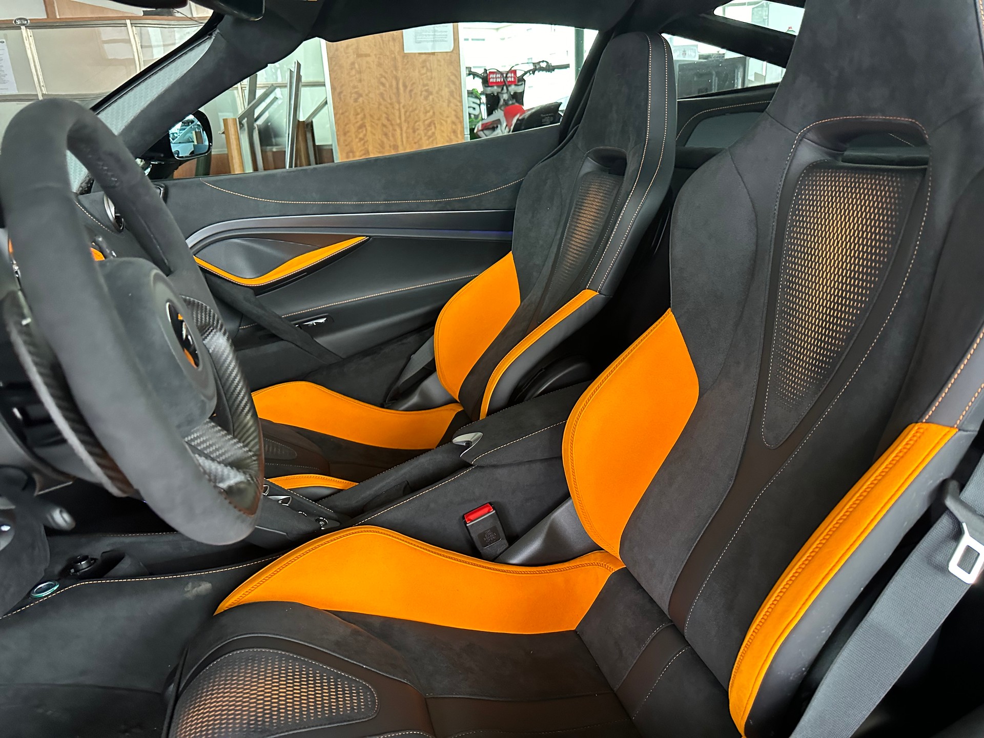 McLAREN 750S Performance-image-10
