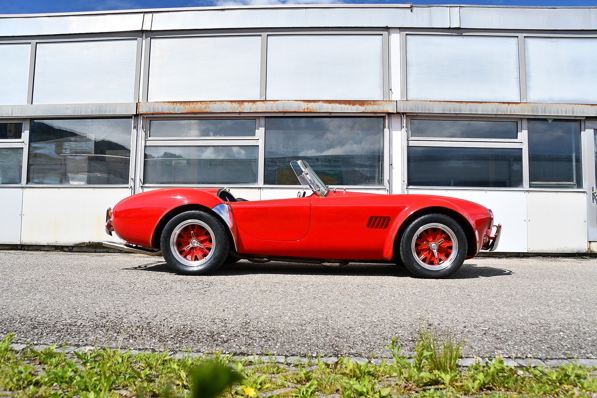 AC Cobra Mk IV "Ausstellungsfahrzeug Genfer Autosalon mit 4900km"-image-4