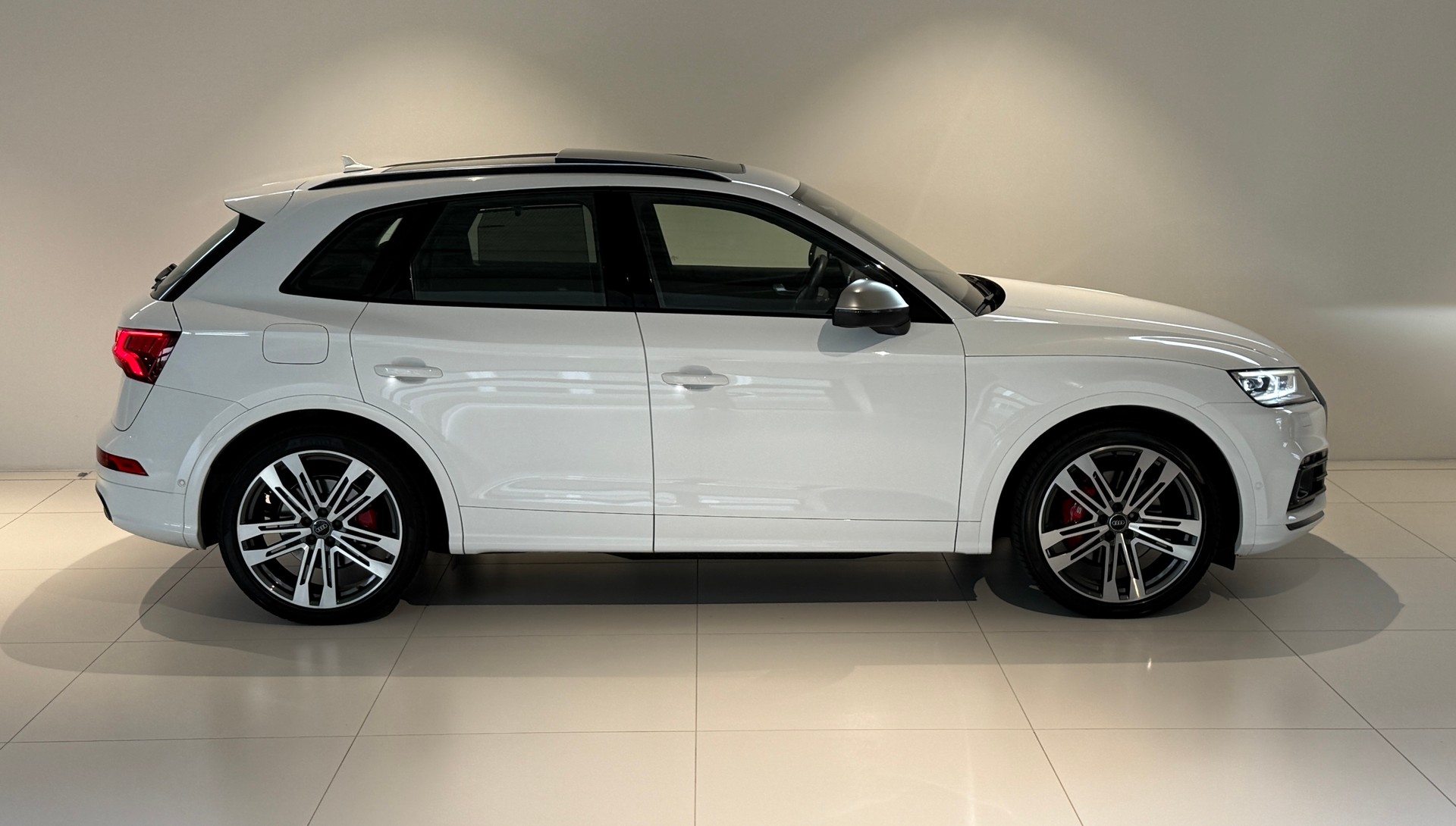 AUDI SQ5 3.0 TFSI quattro S-tronic-showroom-element-1