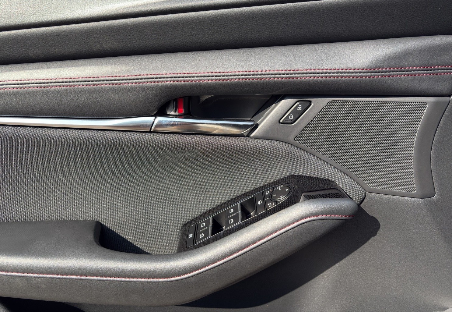 MAZDA 3 Hatchback SKYACTIV-G M Hybrid 140 Homura Automat-image-4