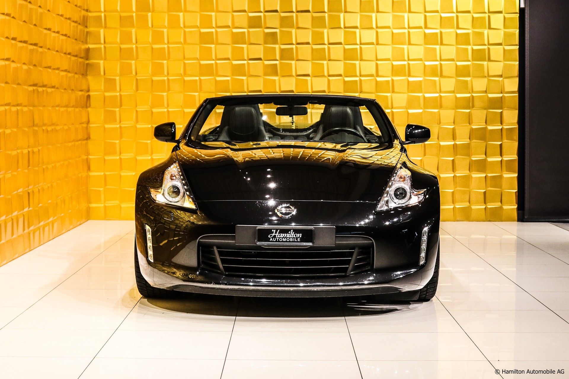 NISSAN 370 Z Roadster Automatic-showroom-element-2