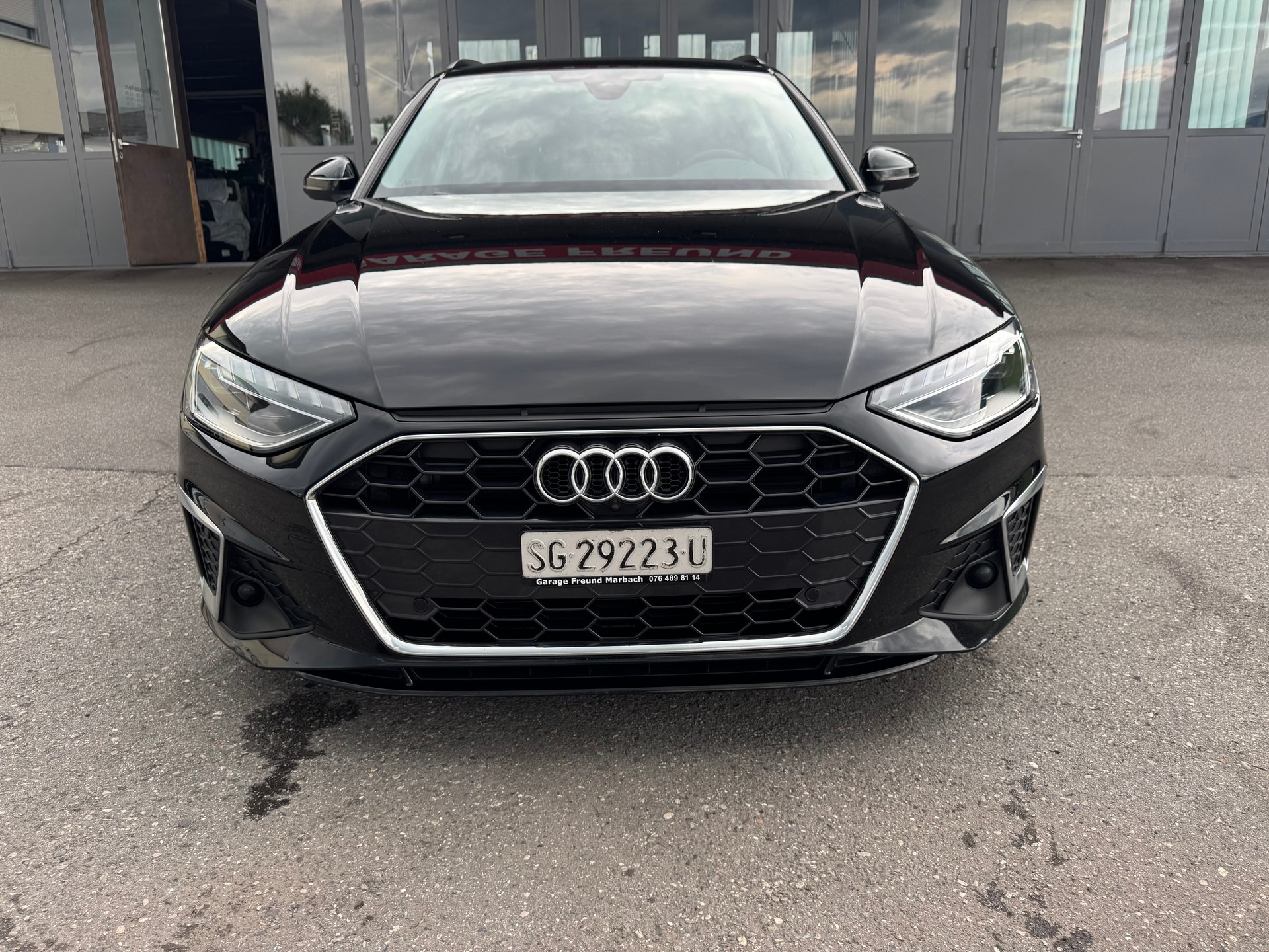 AUDI A4 Avant 40 TDI S line S-tronic-showroom-element-2