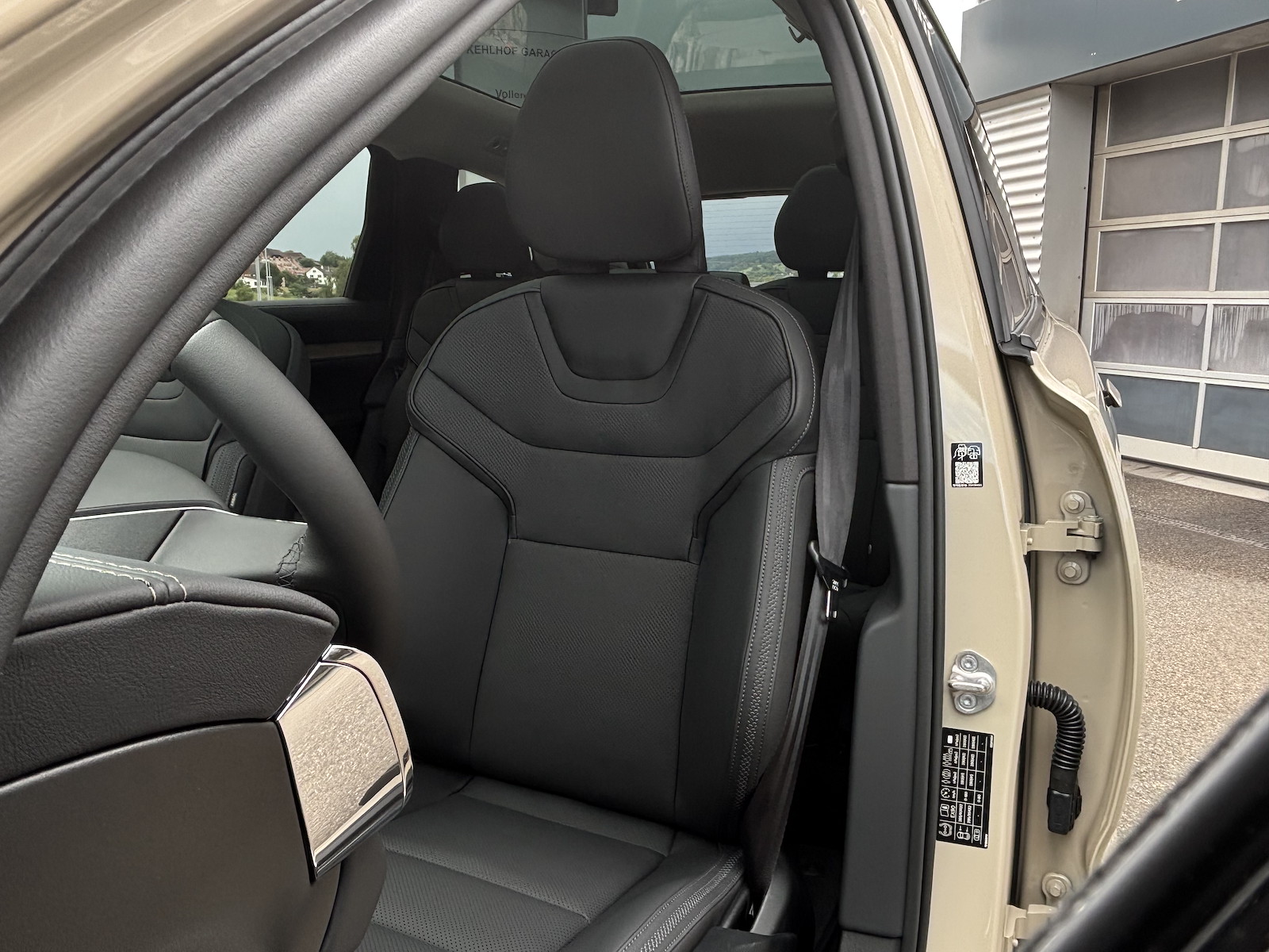 VOLVO EX 90 Twin Performance Ultra AWDD-showroom-element-3