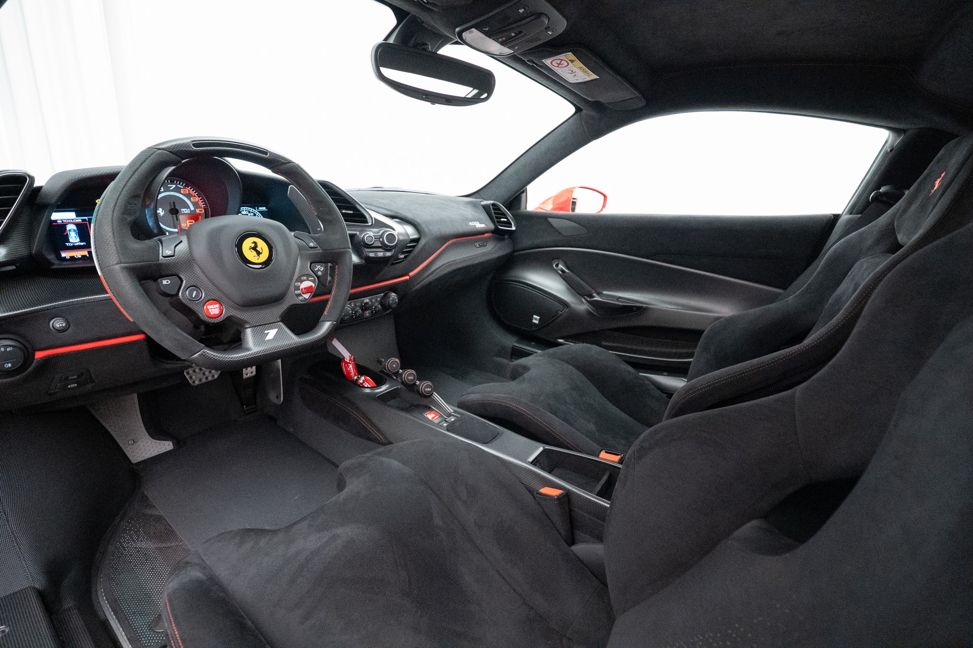 FERRARI 488 Pista Piloti Kimi Räikkönen-image-5