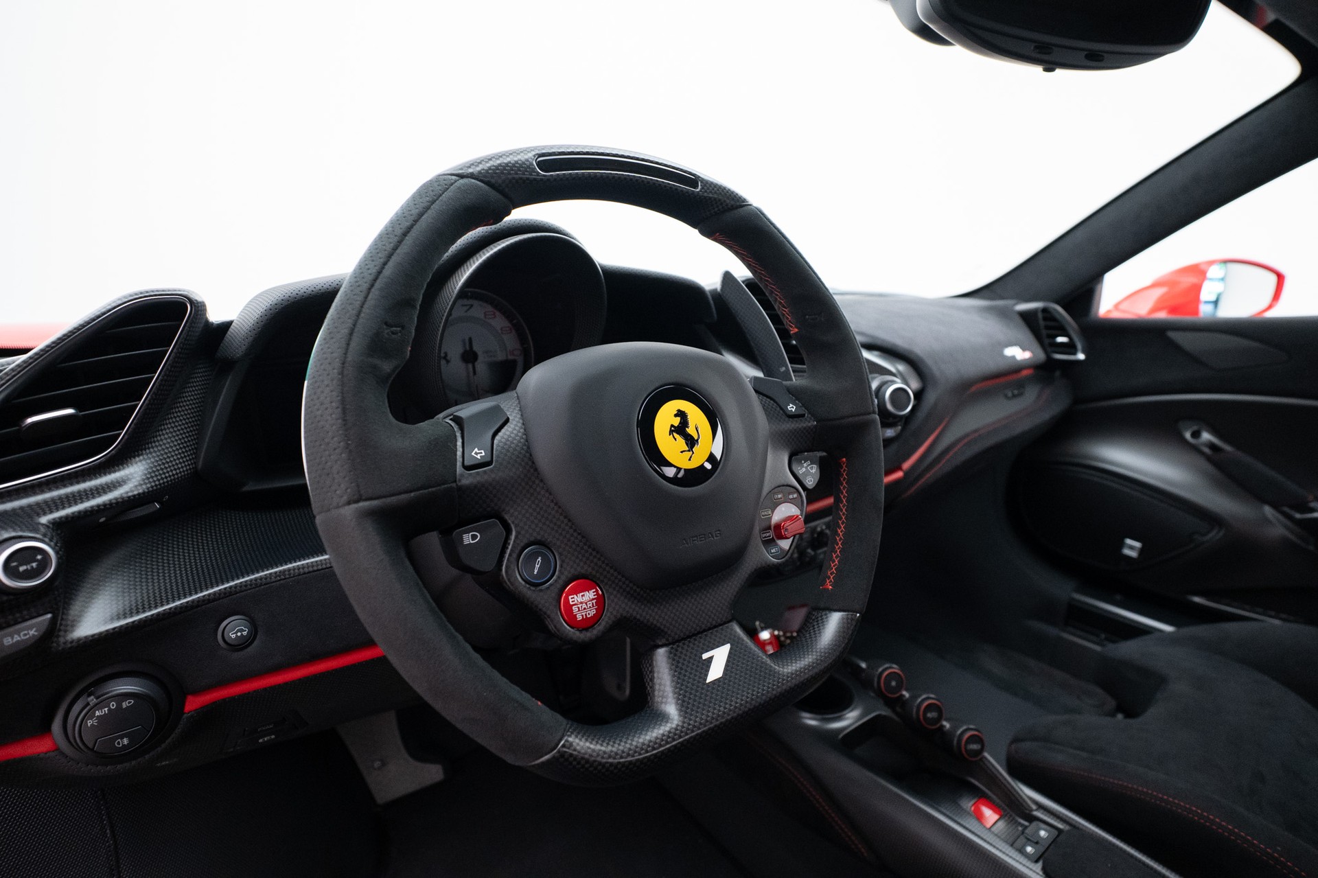 FERRARI 488 Pista Piloti Kimi Räikkönen-image-13