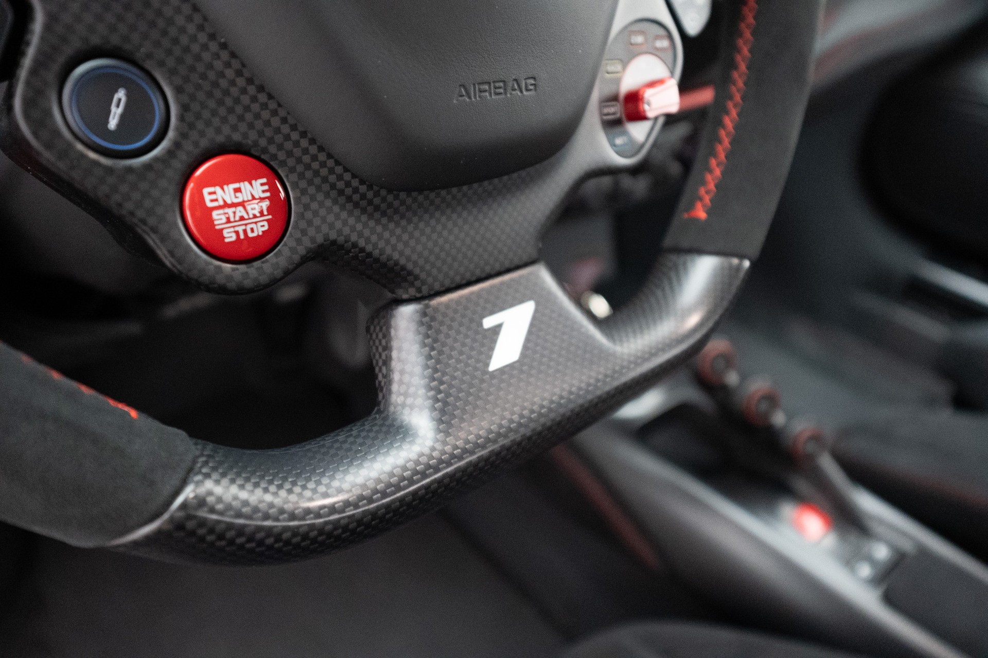 FERRARI 488 Pista Piloti Kimi Räikkönen-image-9
