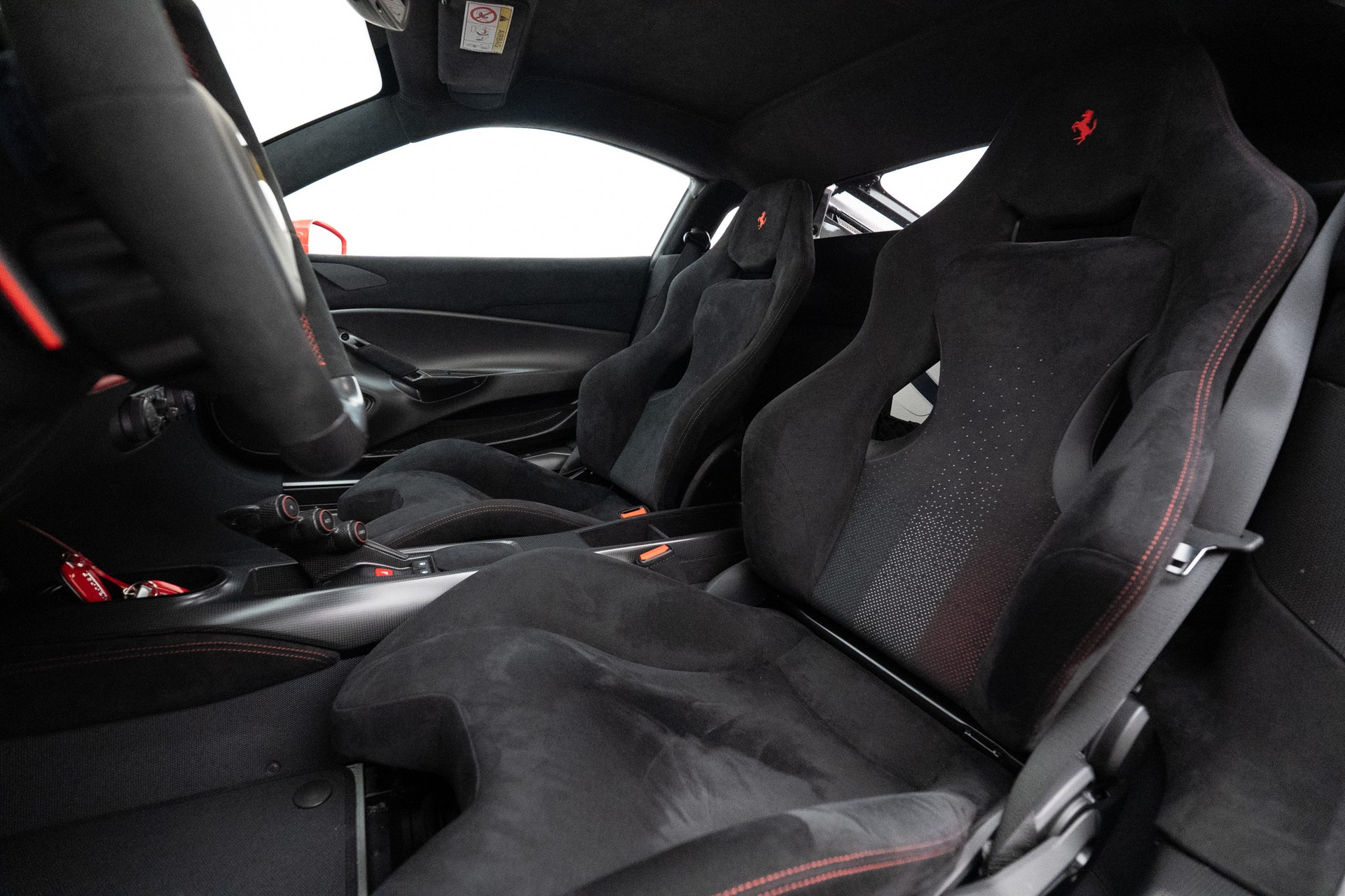 FERRARI 488 Pista Piloti Kimi Räikkönen-image-7