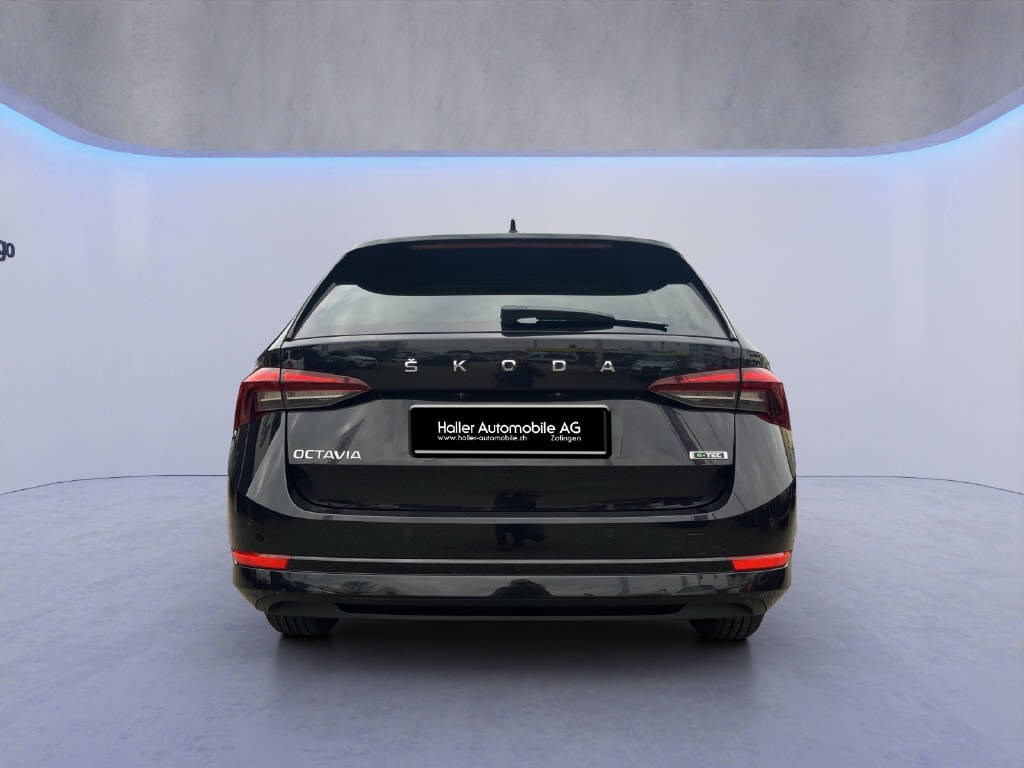 SKODA Octavia Combi 1.5 TSI Ambition DSG-showroom-element-3