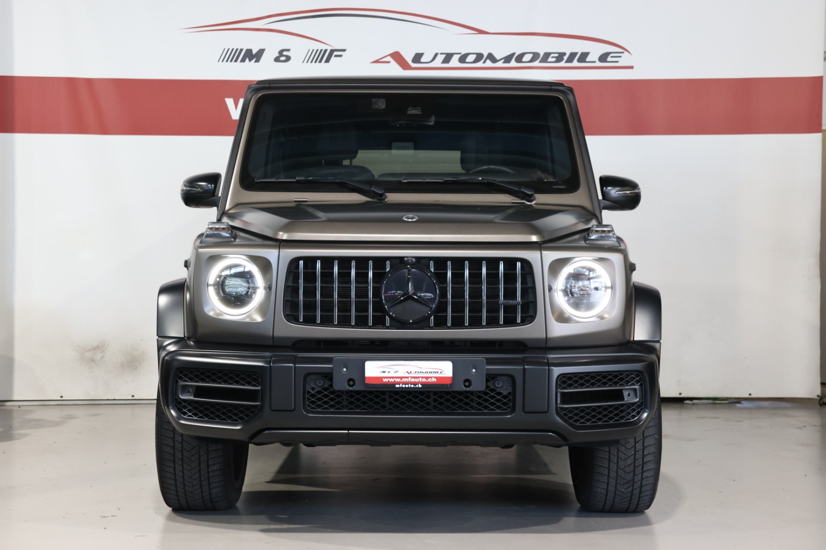 MERCEDES-BENZ G 63 AMG-showroom-element-2