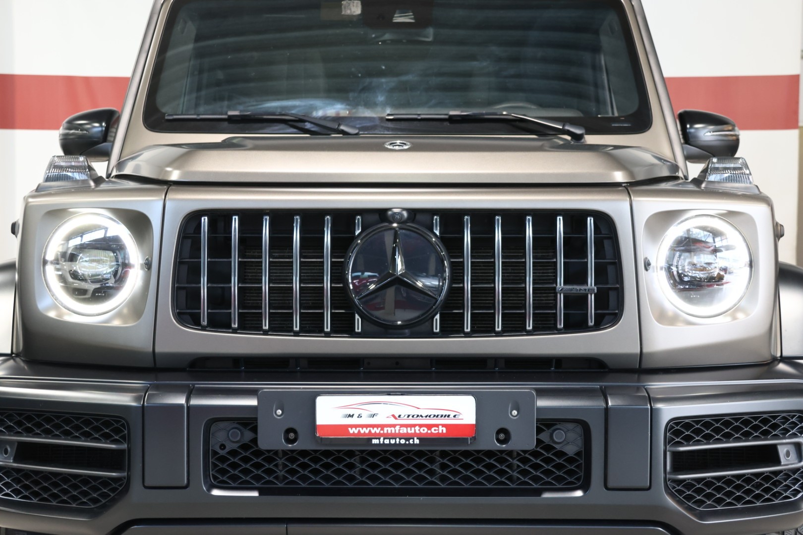 MERCEDES-BENZ G 63 AMG-showroom-element-3