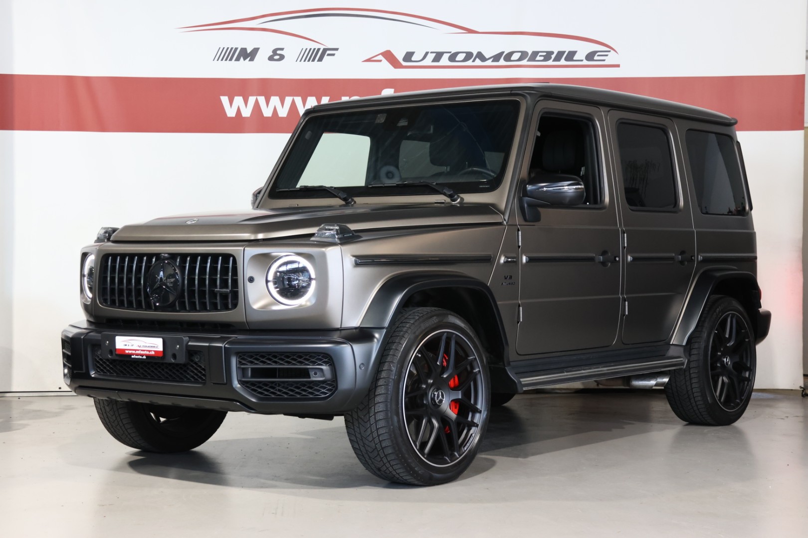 MERCEDES-BENZ G 63 AMG-showroom-element-1