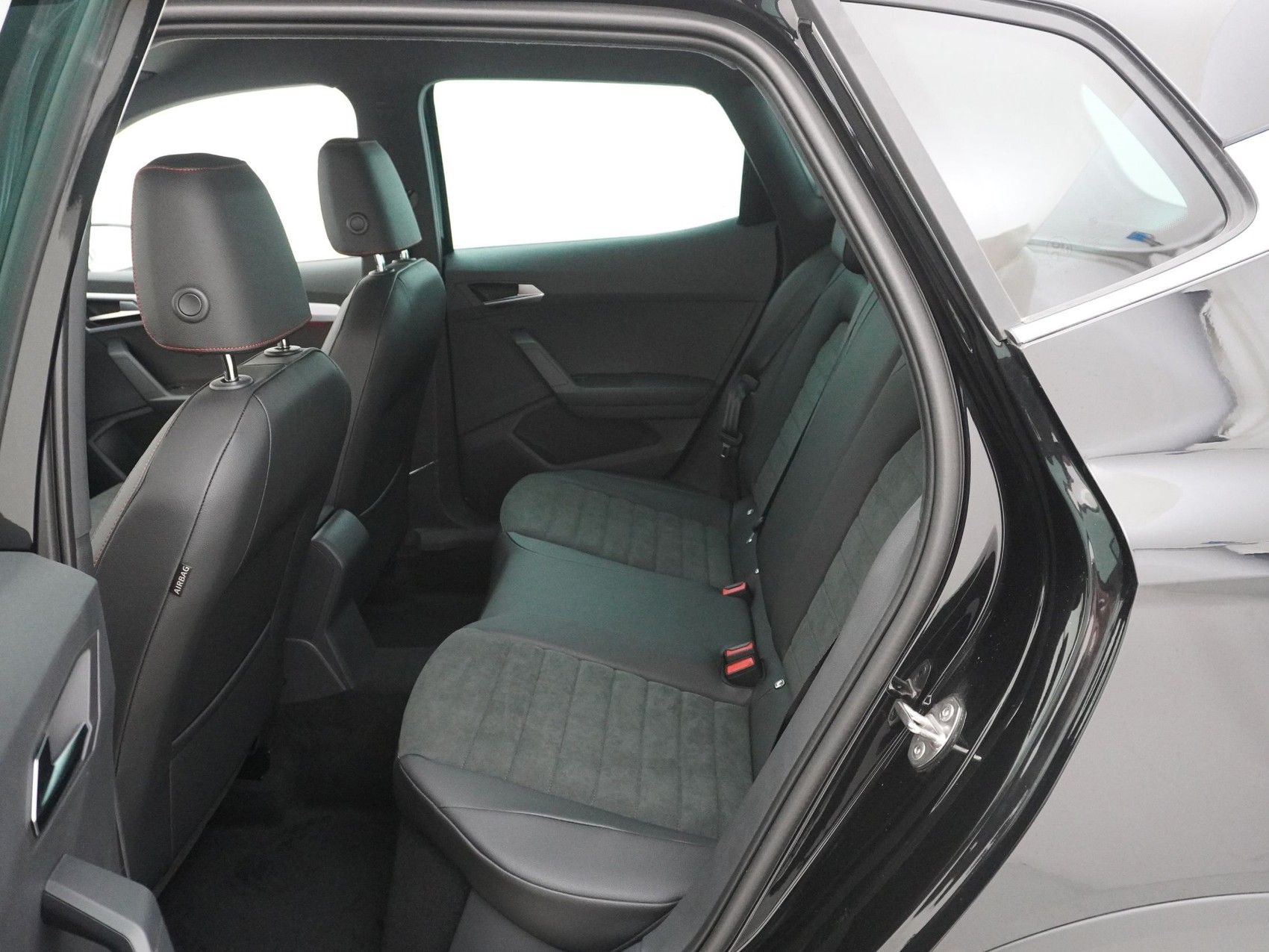 SEAT ARONA 1.5 TSI FR DSG-image-13