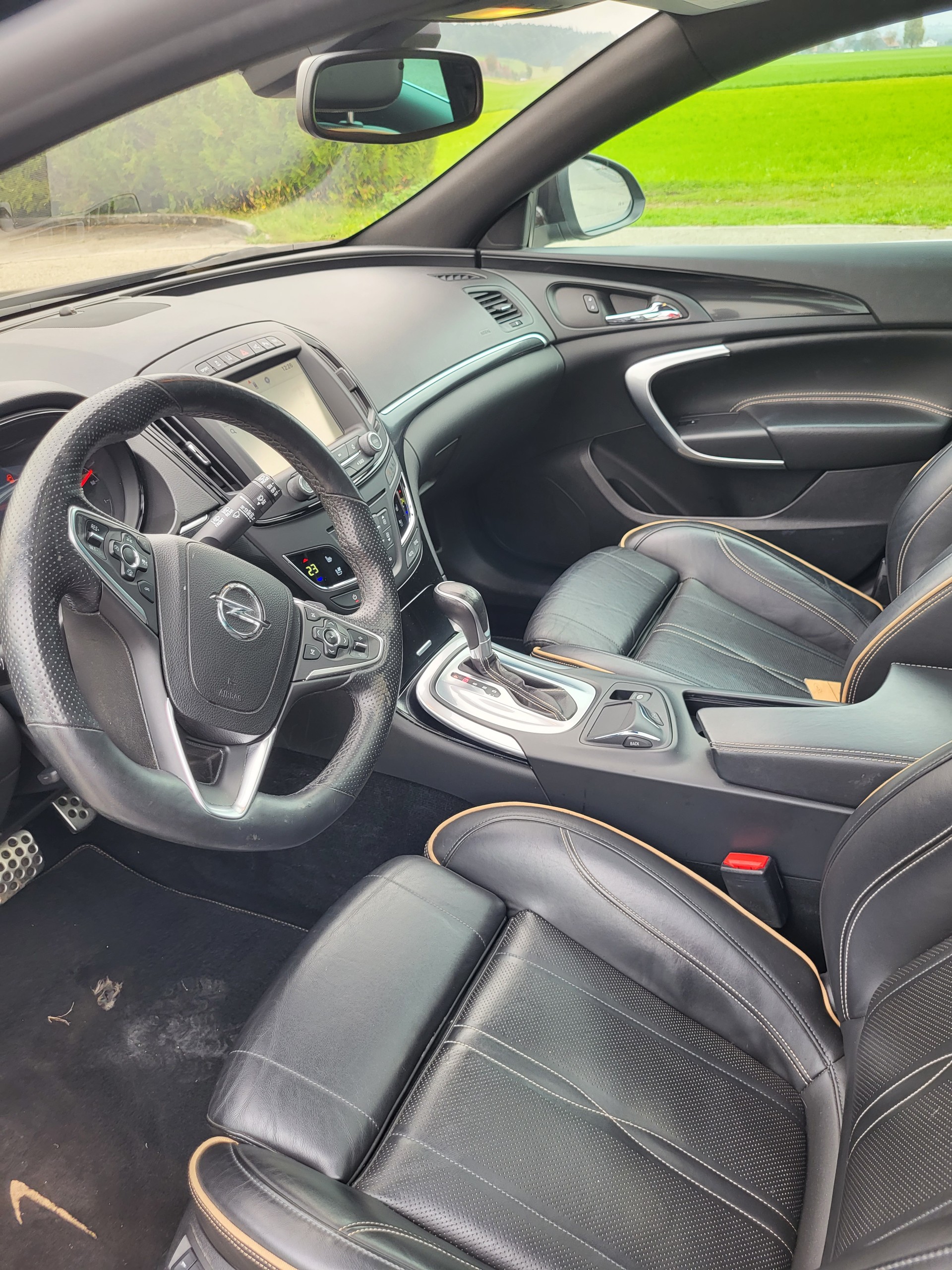 OPEL Insignia ST 2.0 Turbo Cosmo 4WD Aut.-image-8
