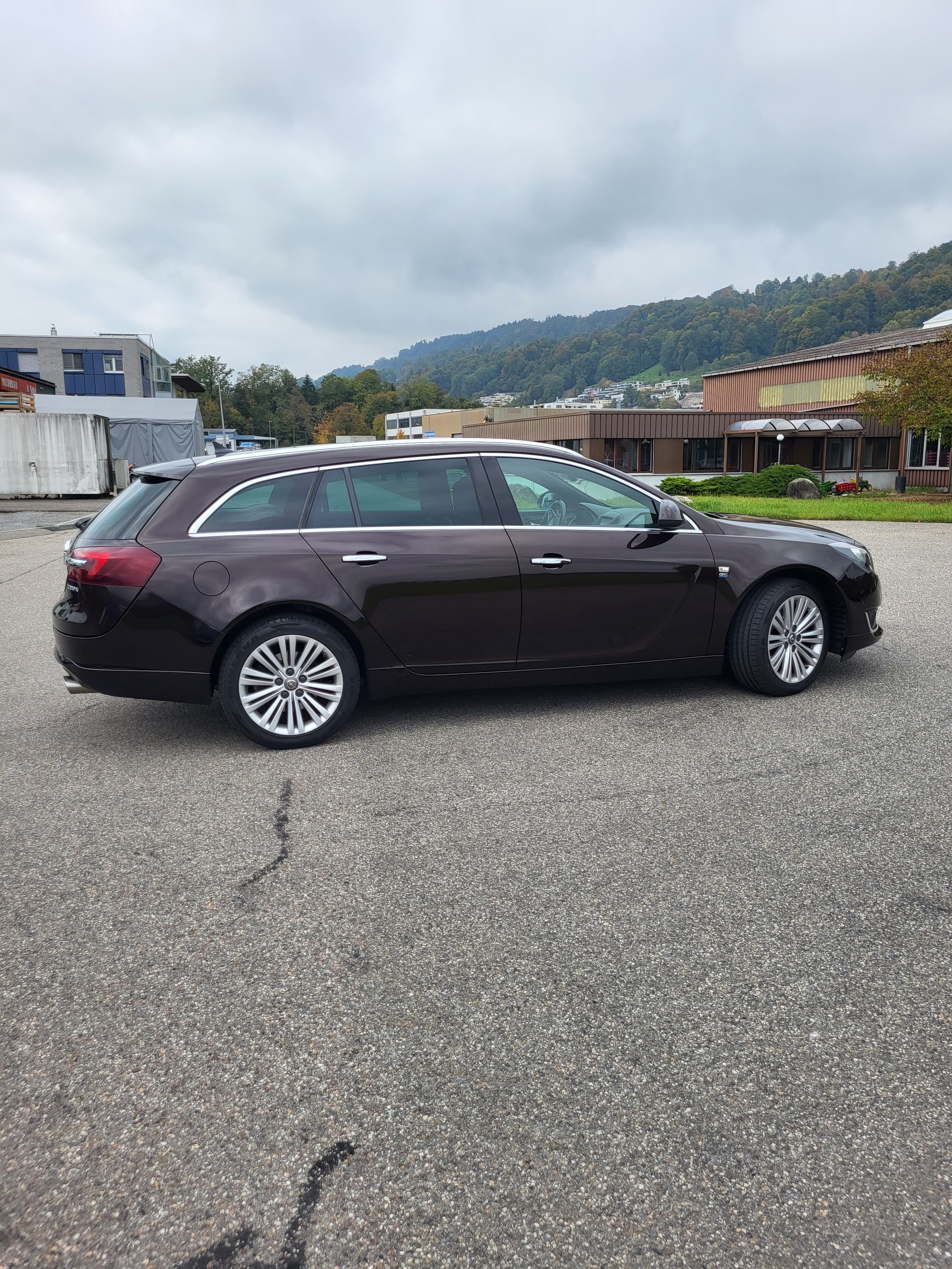 OPEL Insignia ST 2.0 Turbo Cosmo 4WD Aut.-image-1